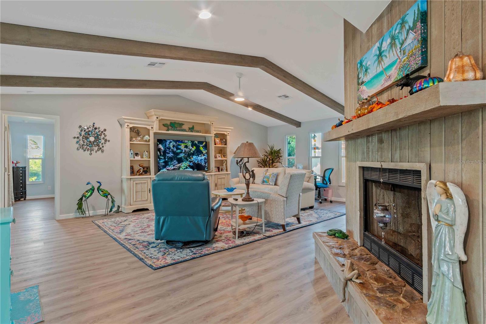 PALM POINT - Residential