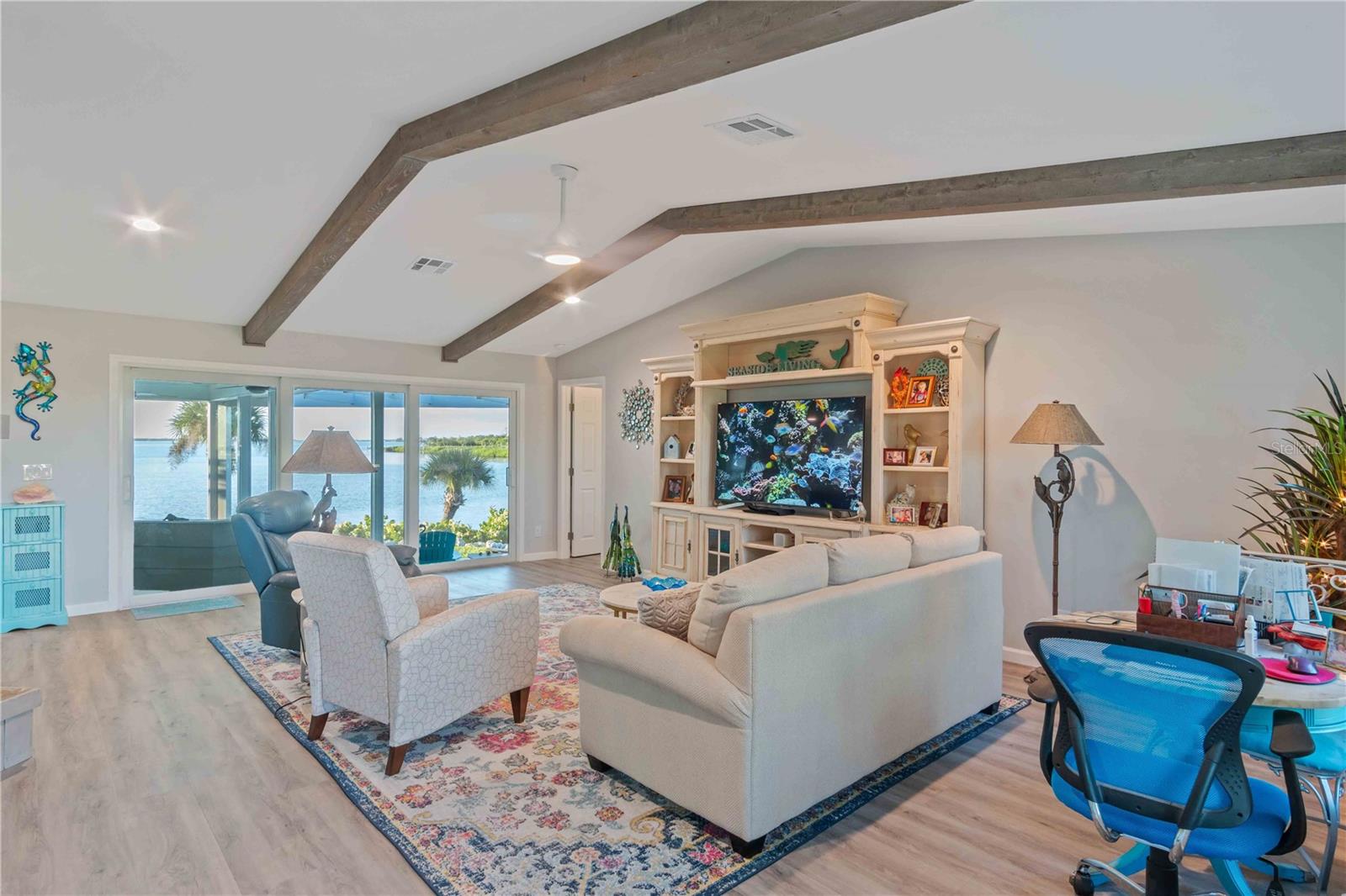 PALM POINT - Residential