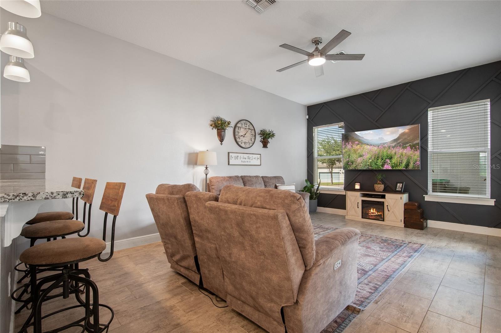 OAKLAND TRLS PH 1 - Residential