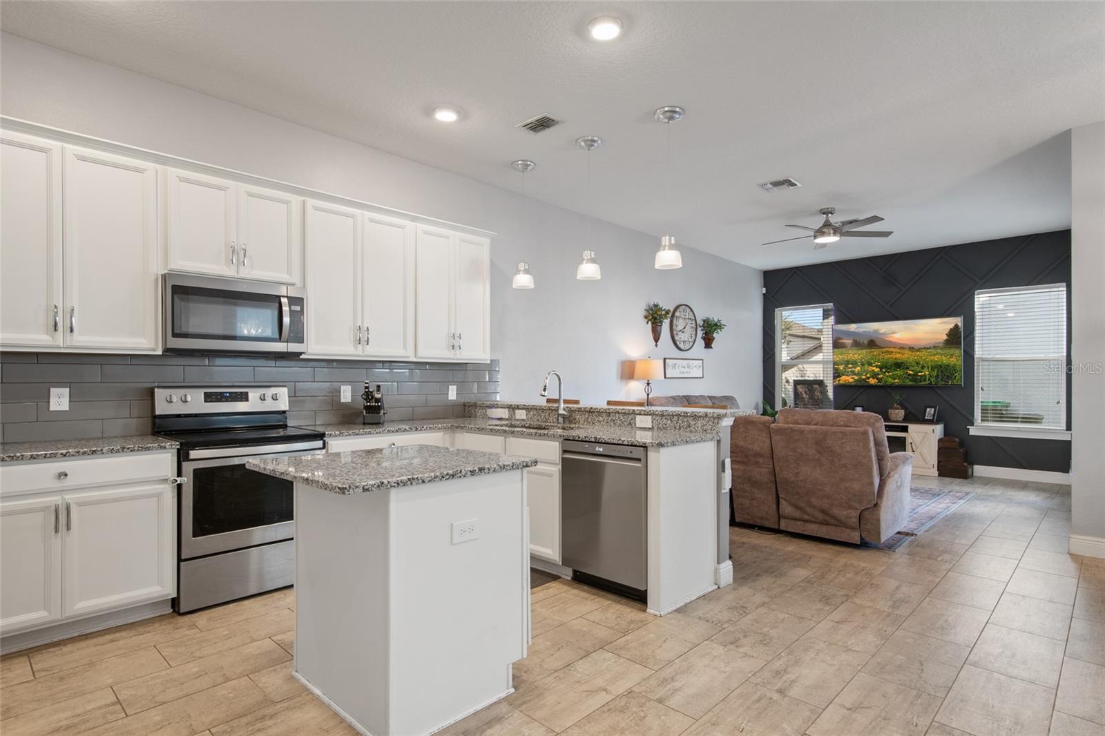 OAKLAND TRLS PH 1 - Residential