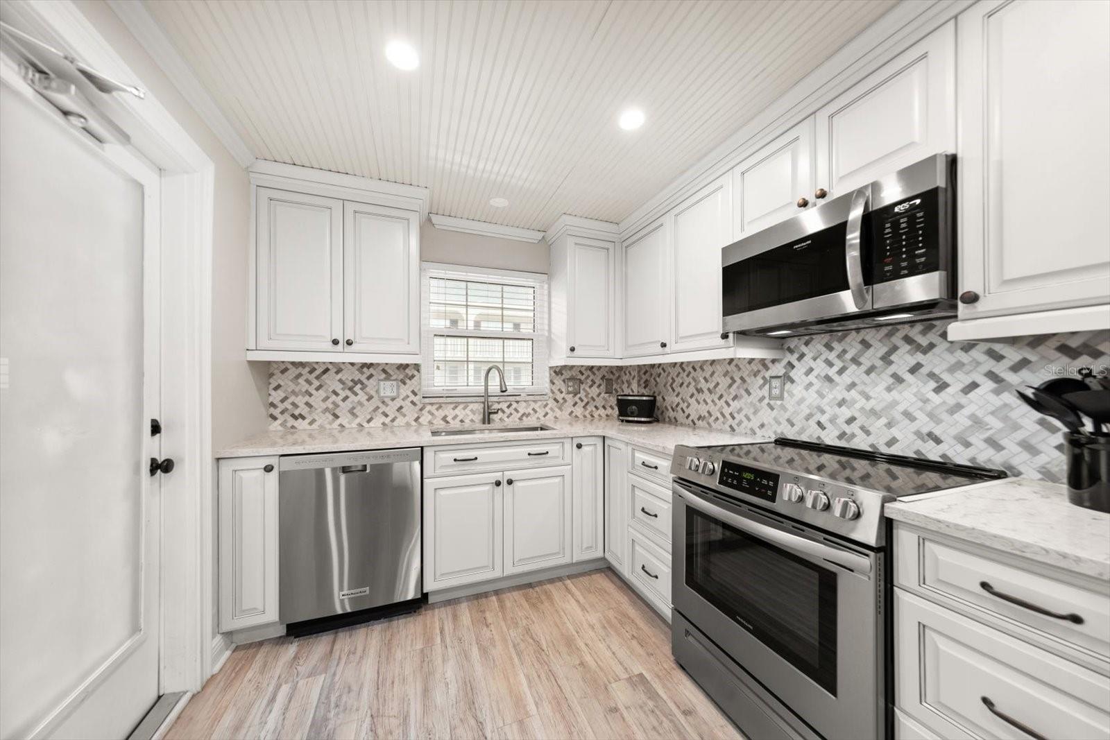 155 BLUFF VIEW DRIVE 209