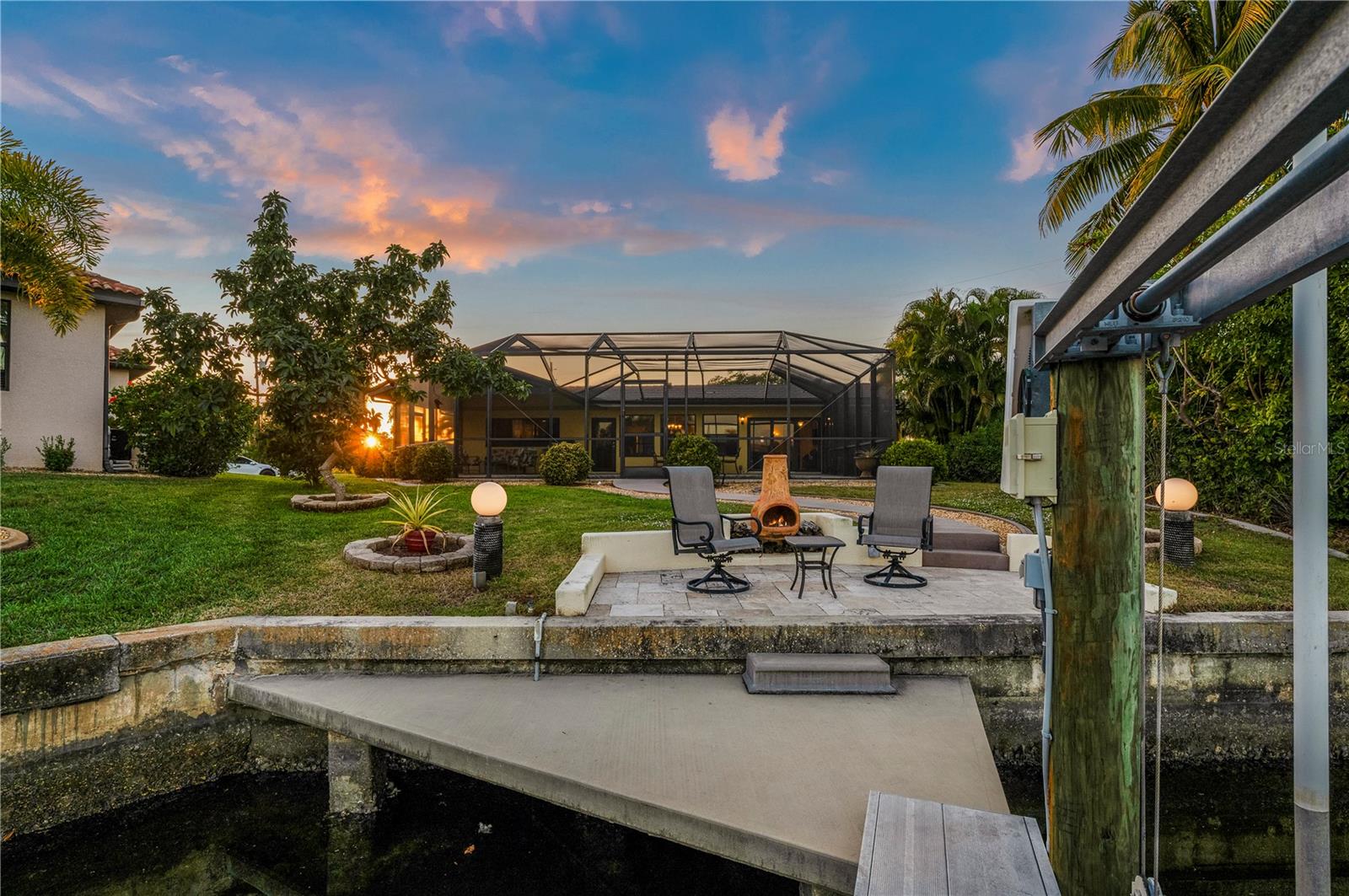 200 CAPRI ISLES COURT