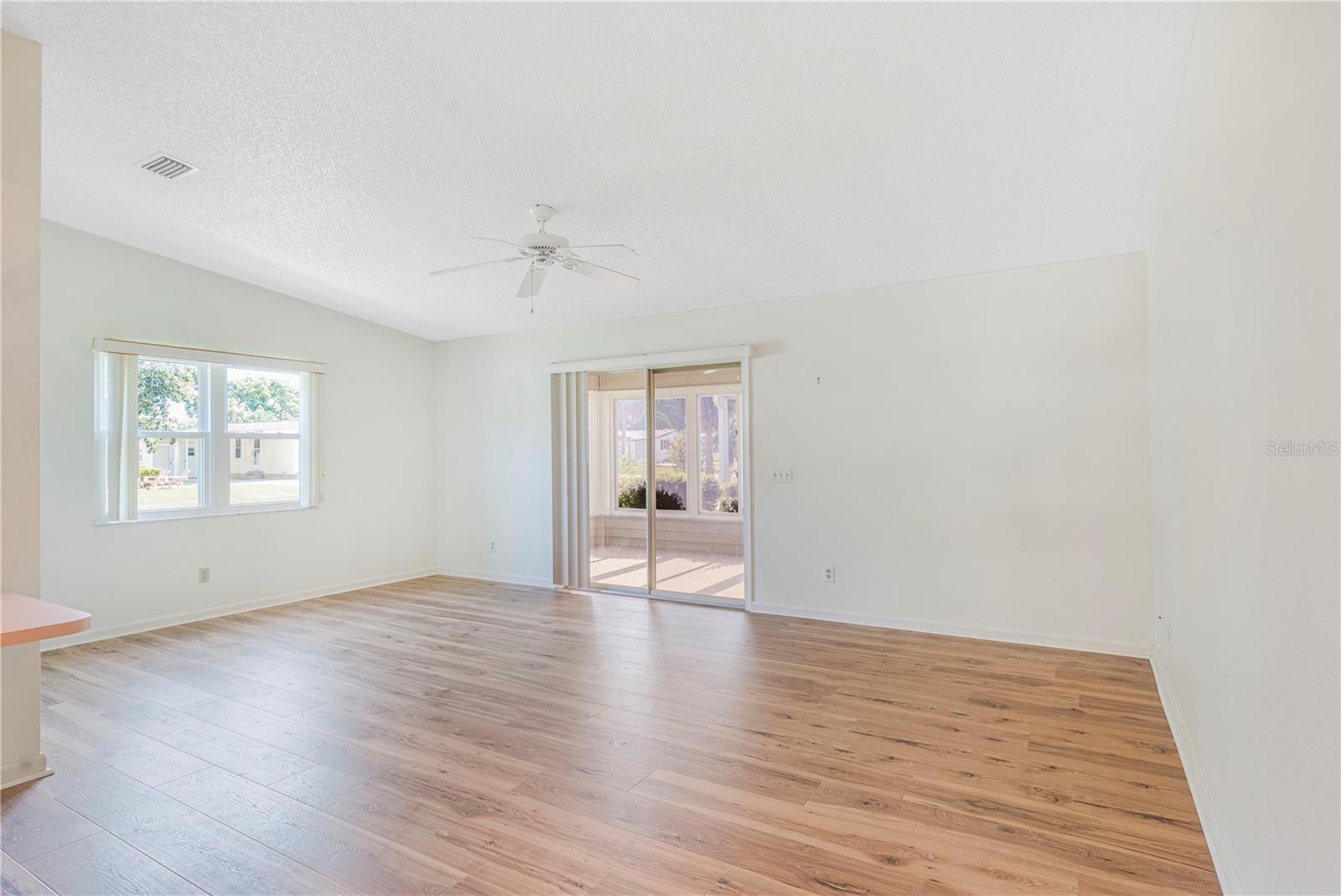 LADY LAKE ORANGE BLOSSOM GARDENS UNIT 13 - Residential