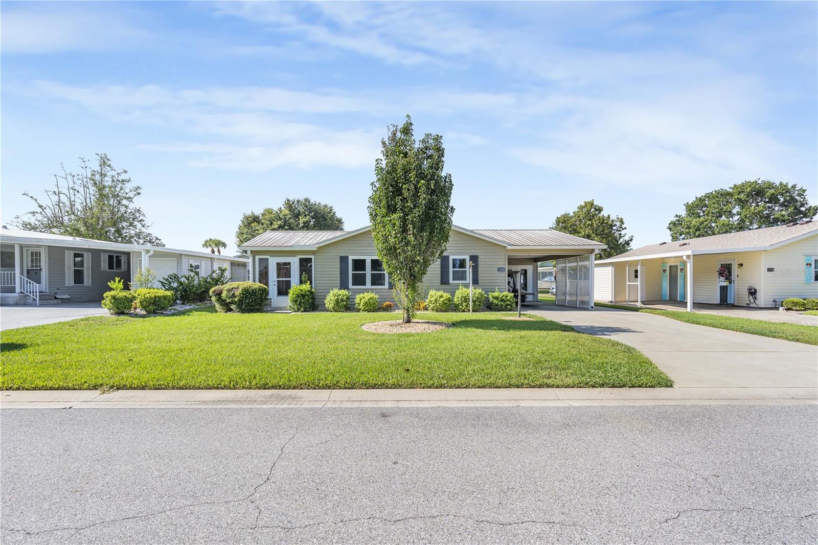 LADY LAKE ORANGE BLOSSOM GARDENS UNIT 13 - Residential