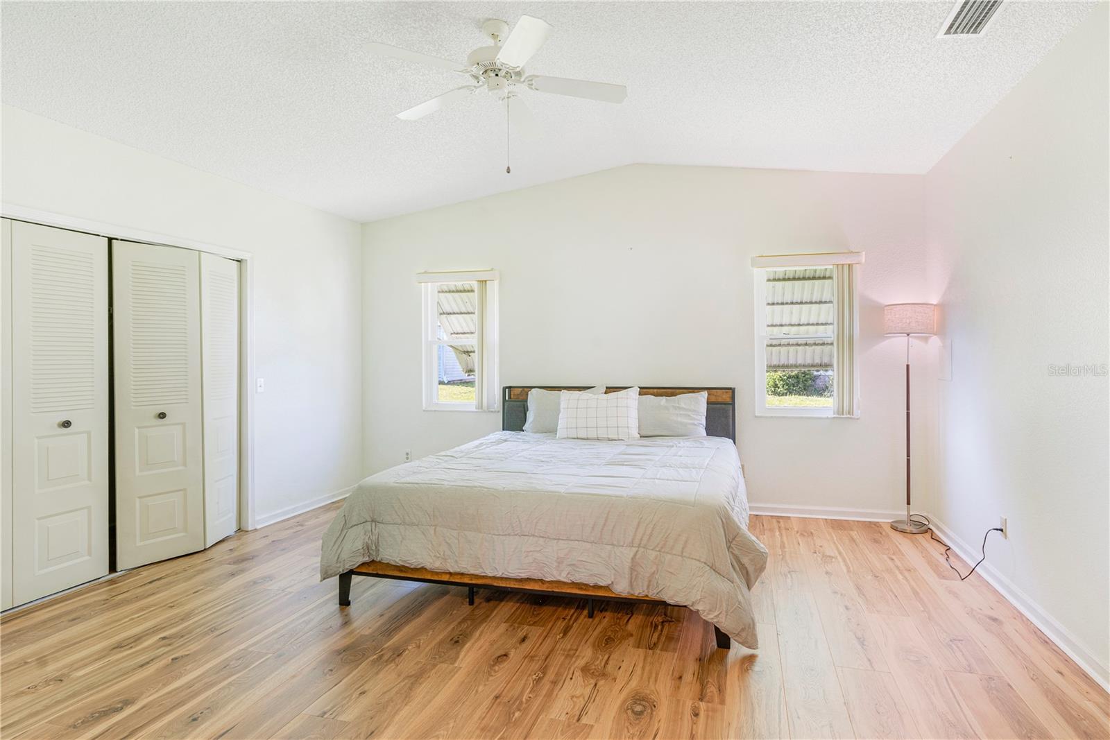 LADY LAKE ORANGE BLOSSOM GARDENS UNIT 13 - Residential
