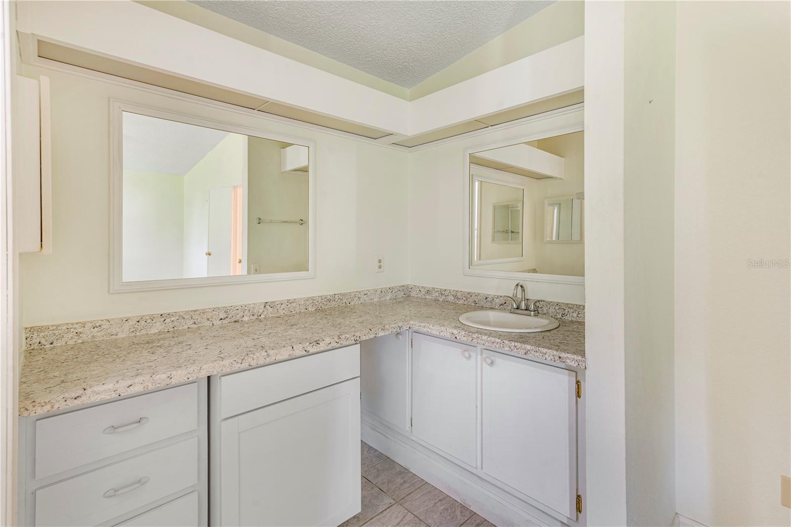 LADY LAKE ORANGE BLOSSOM GARDENS UNIT 13 - Residential