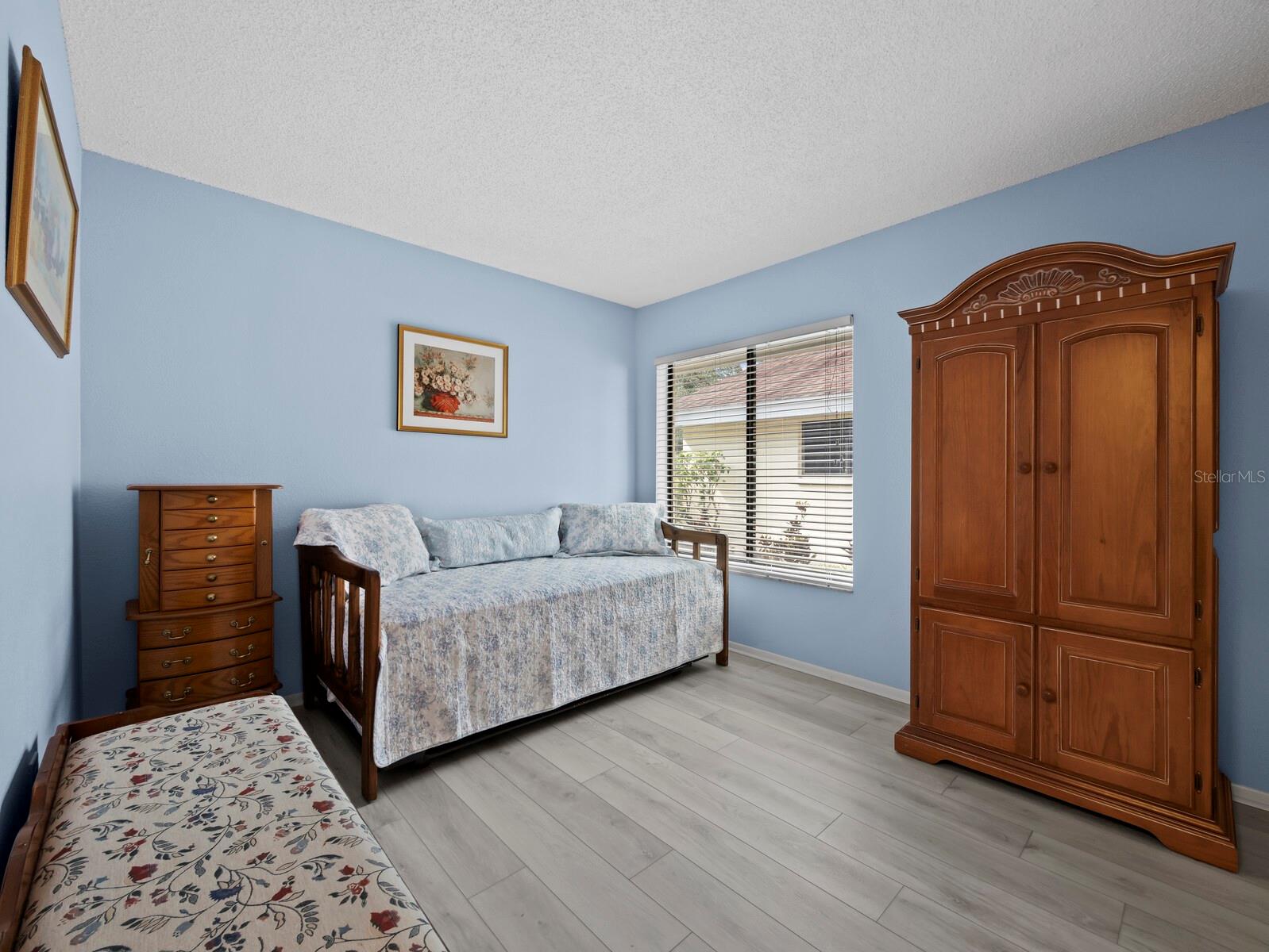 KNOLLS THE, BENT TREE - Residential