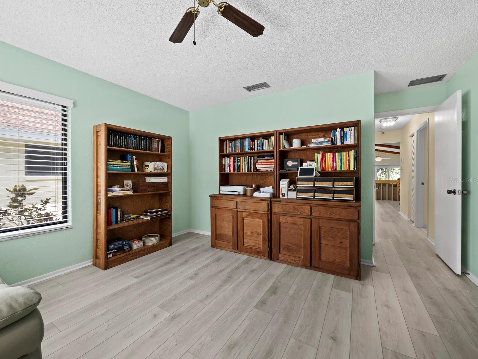 KNOLLS THE, BENT TREE - Residential