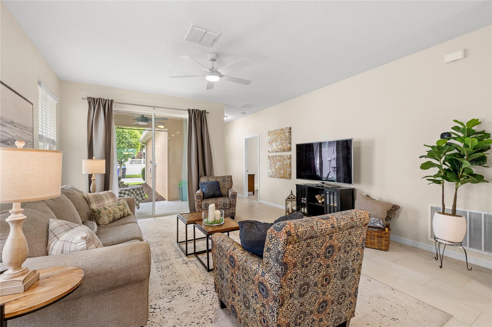 HAWKSMOOR-PH 1 - Residential