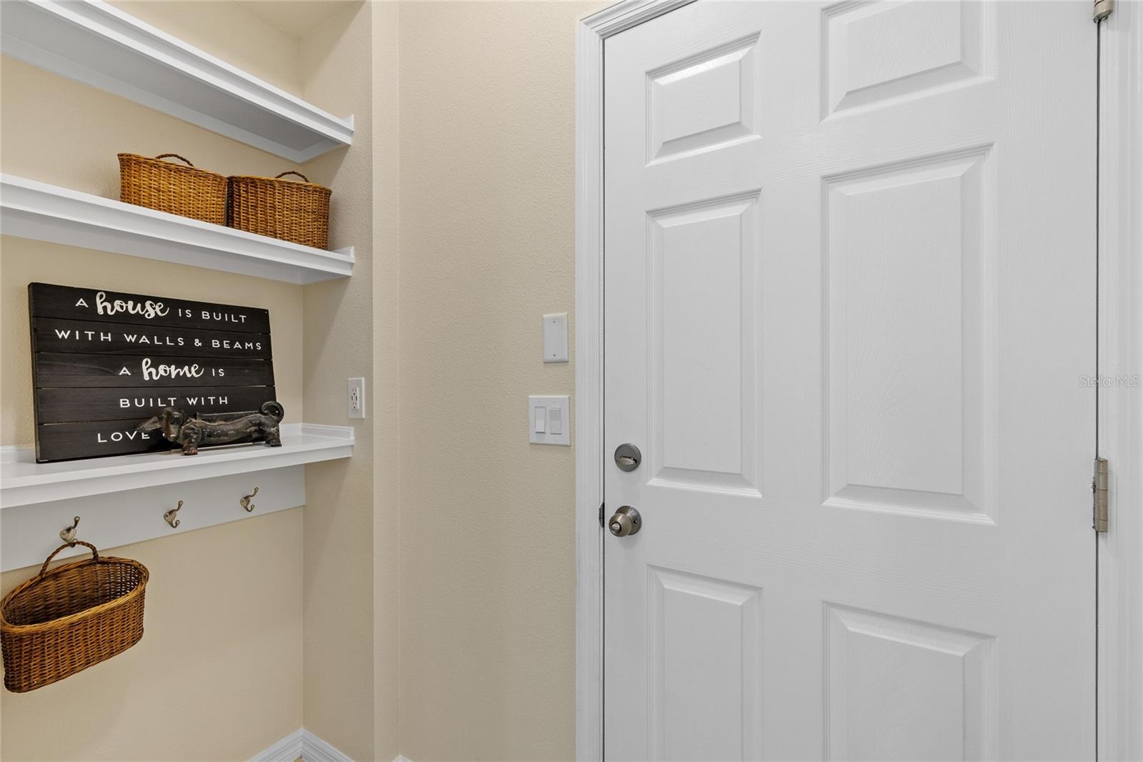 HAWKSMOOR-PH 1 - Residential