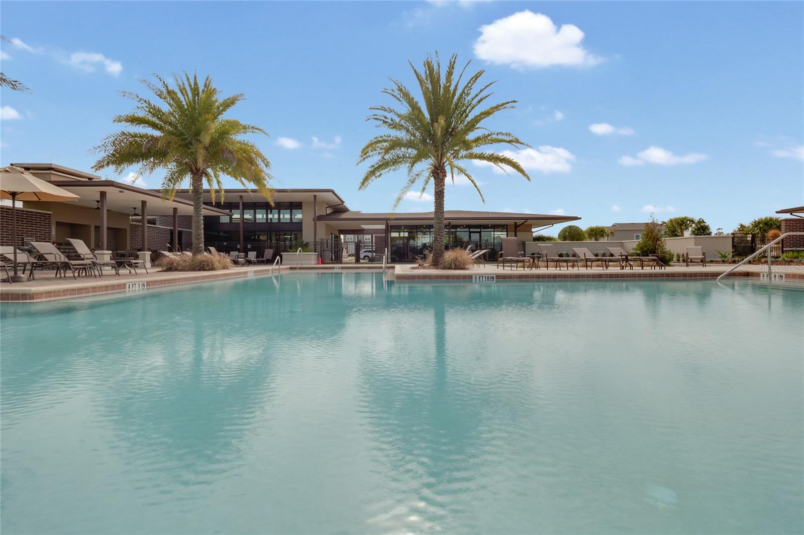 HAWKSMOOR-PH 1 - Residential