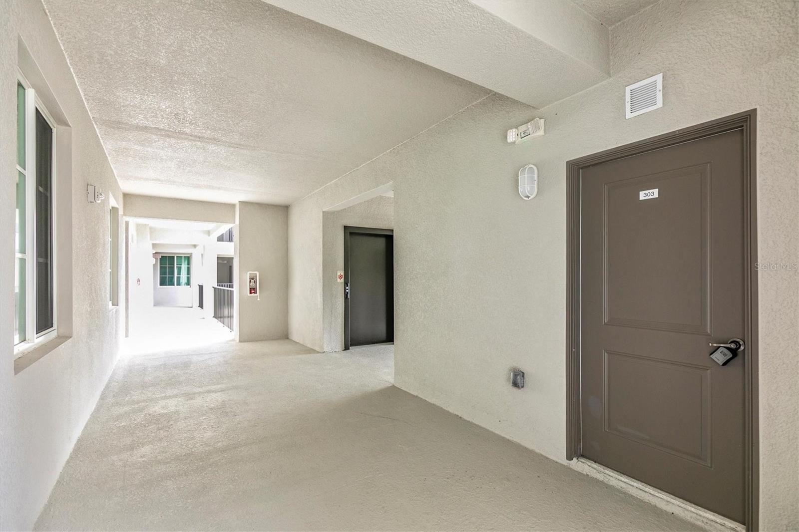 WELLEN PARK GOLF & COUNTRY CLUB - Residential Lease