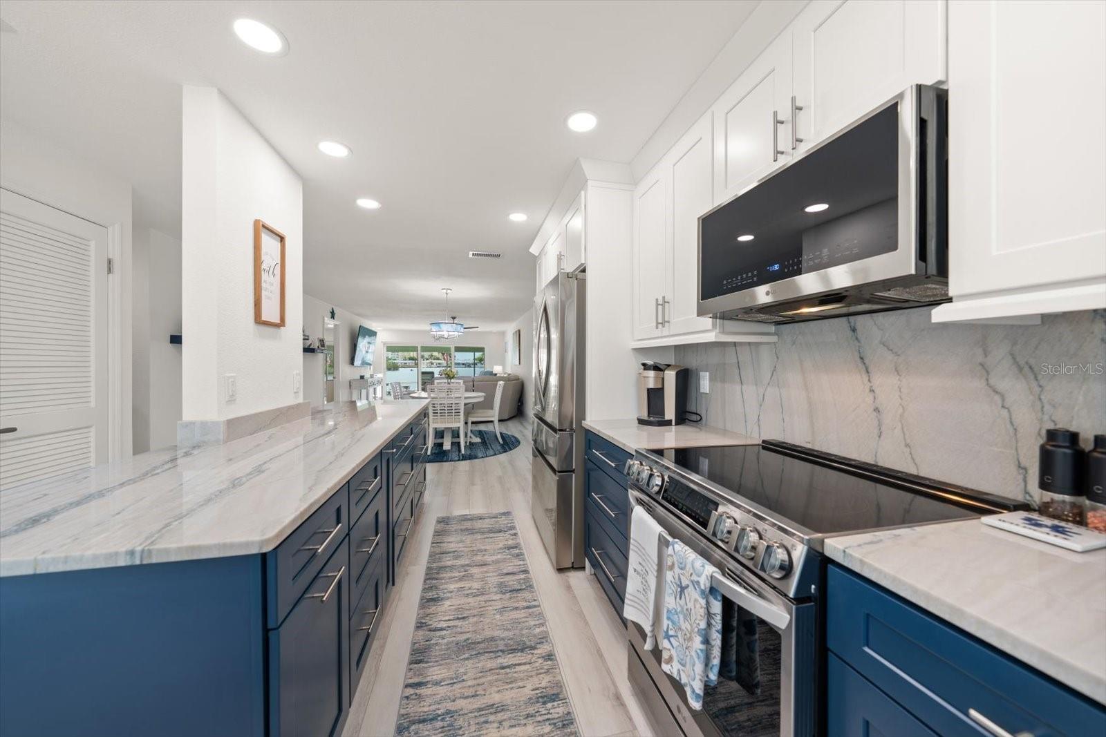 BOCA CIEGA POINT EAST - Residential