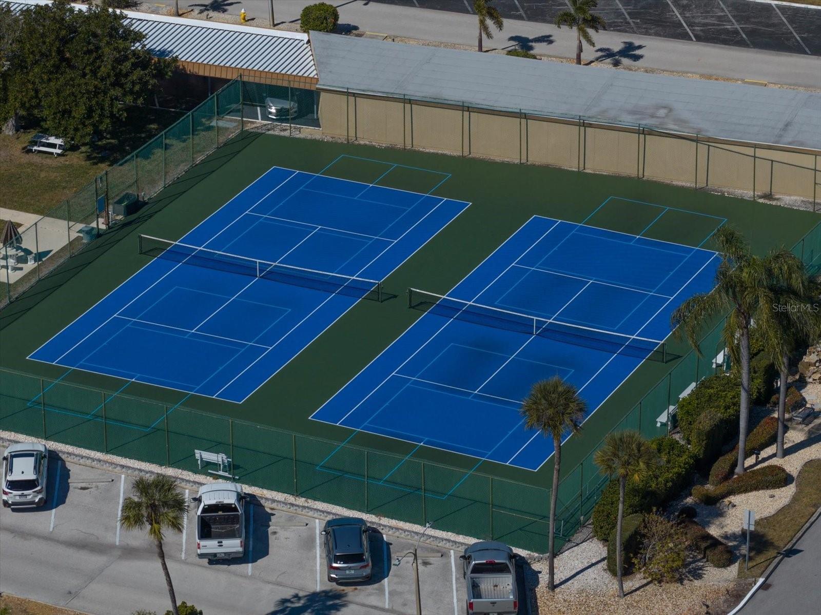 BOCA CIEGA POINT EAST - Residential