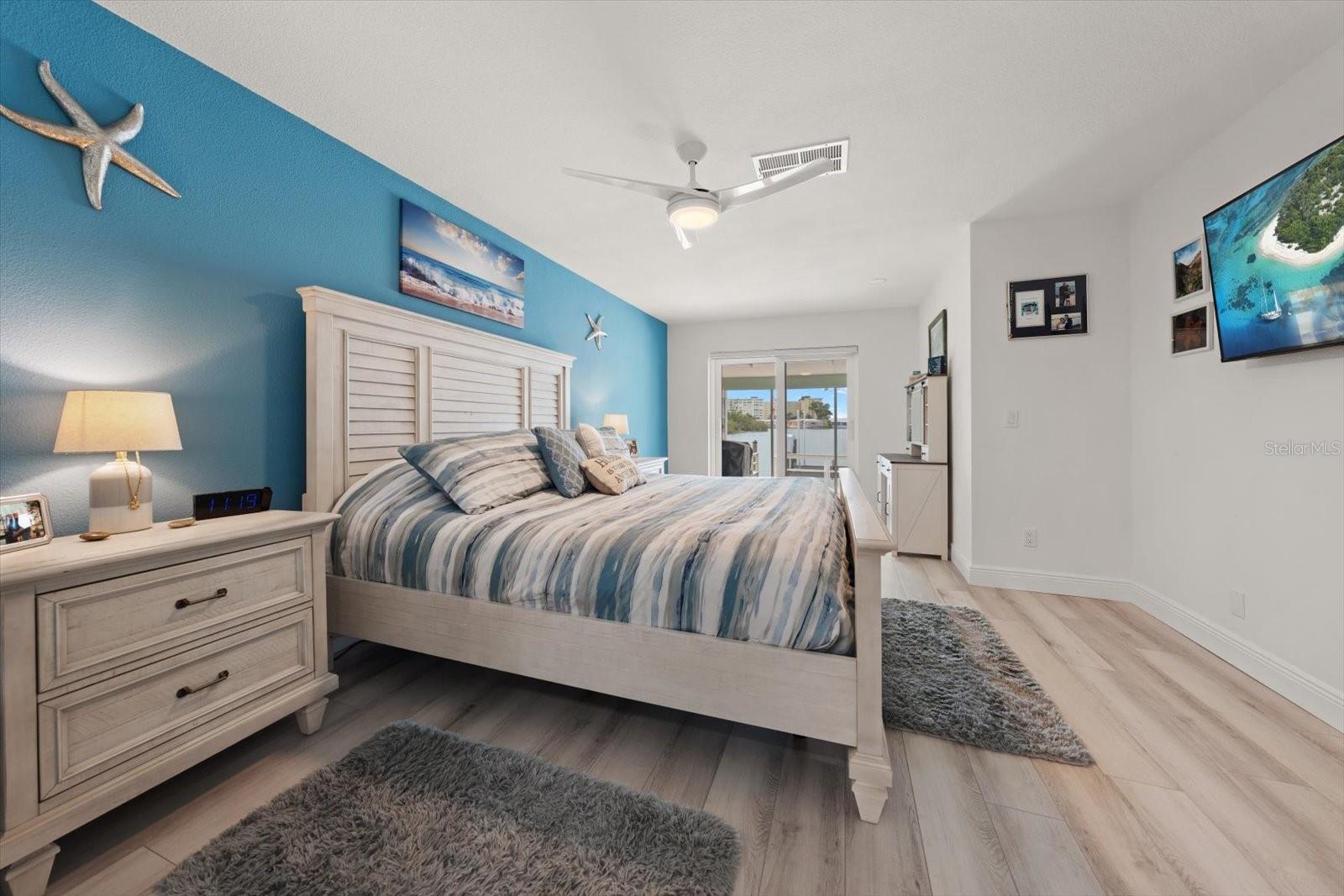 BOCA CIEGA POINT EAST - Residential