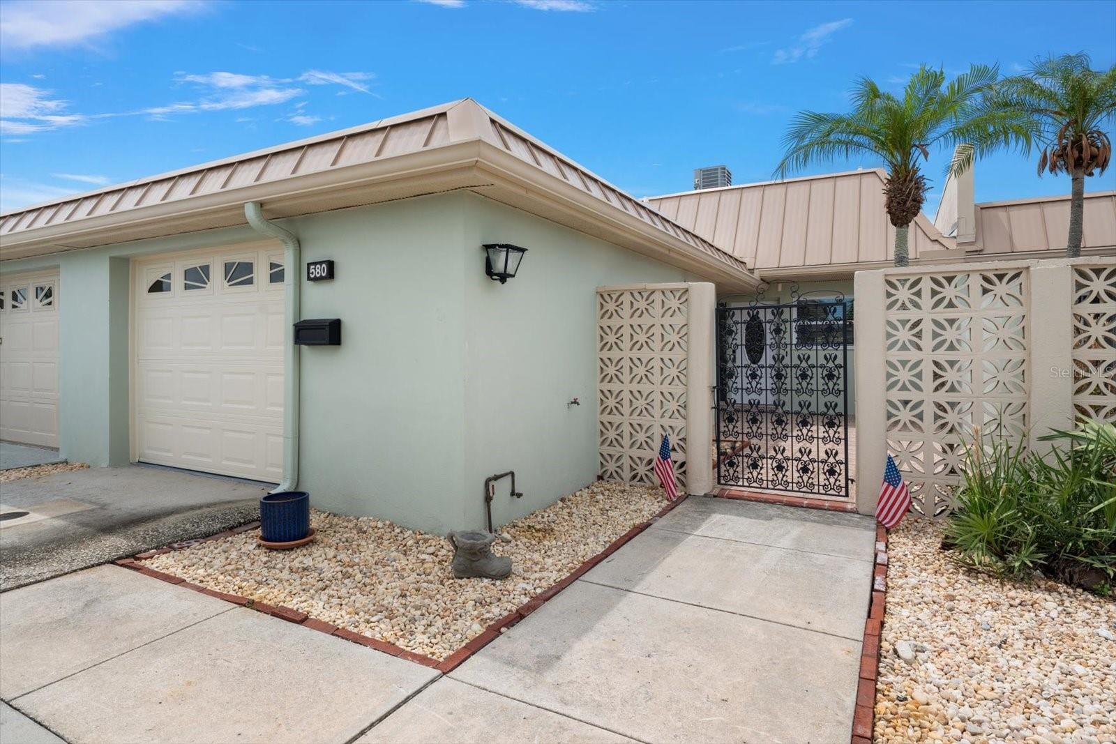 BOCA CIEGA POINT EAST - Residential