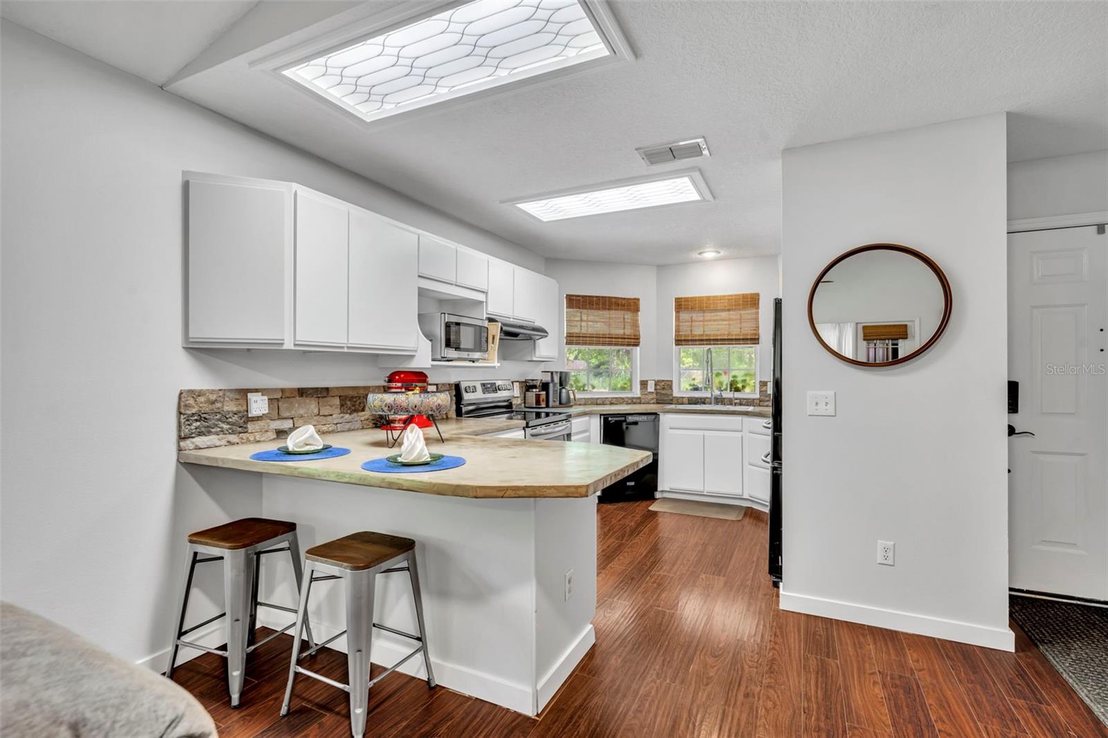 MOUNT PLYMOUTH - Residential