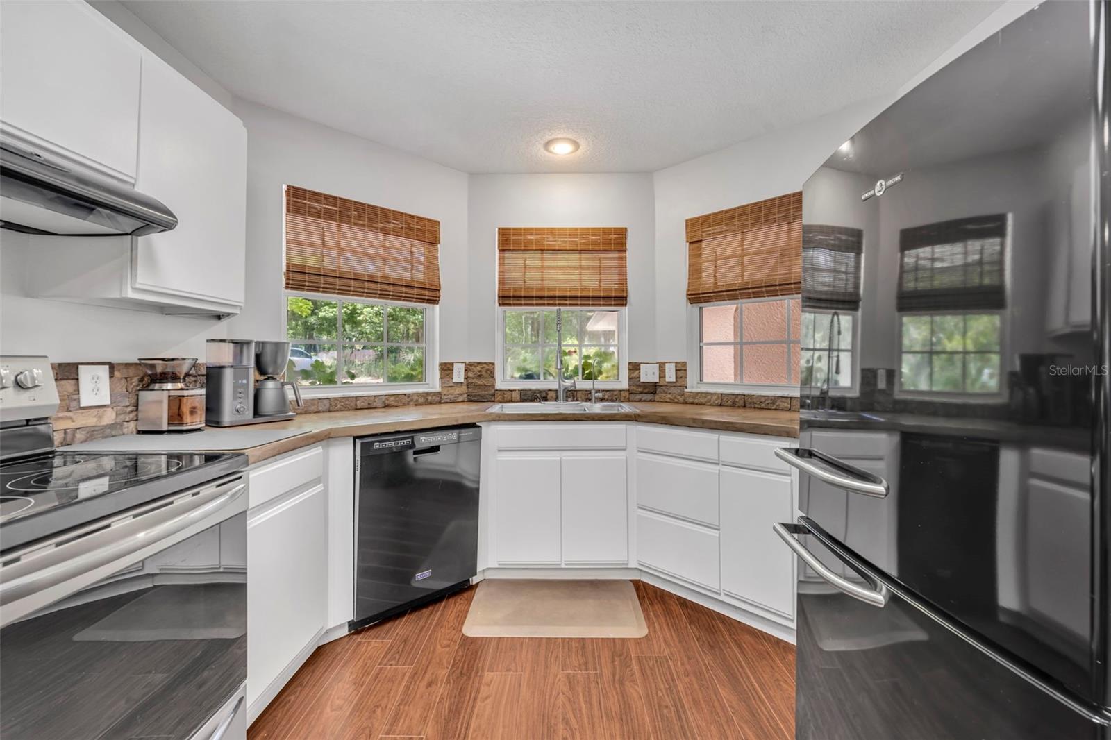 MOUNT PLYMOUTH - Residential