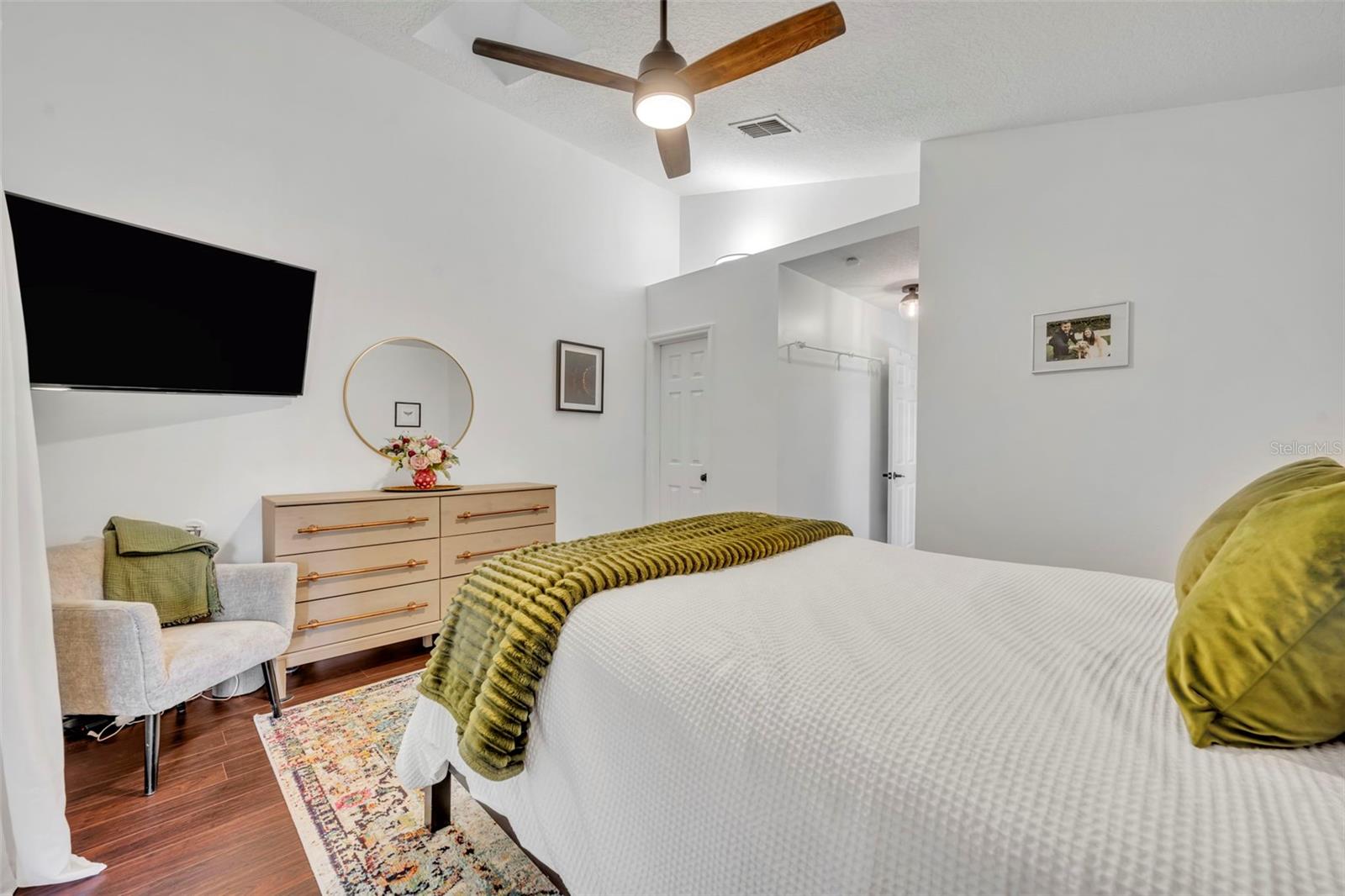 MOUNT PLYMOUTH - Residential