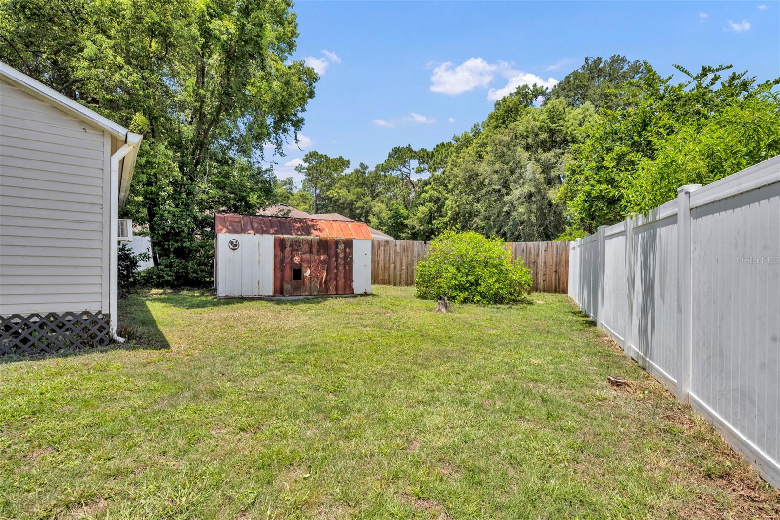 MOUNT PLYMOUTH - Residential