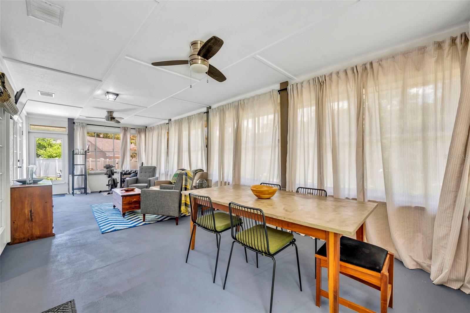 MOUNT PLYMOUTH - Residential