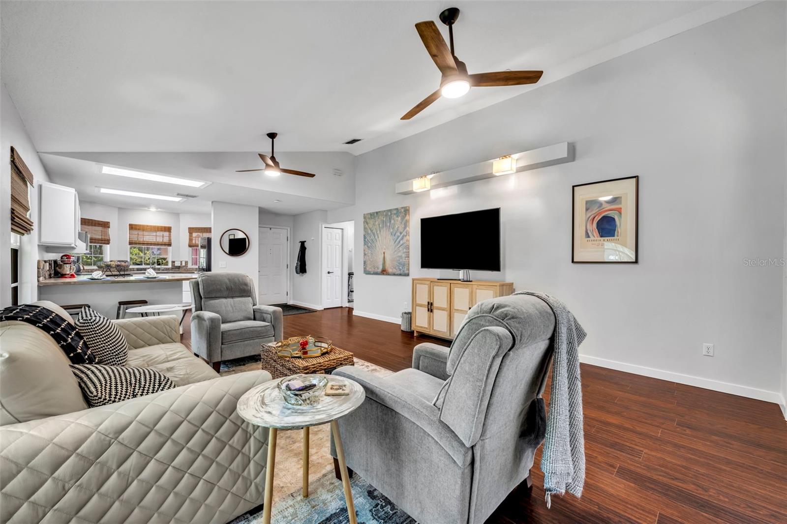 MOUNT PLYMOUTH - Residential