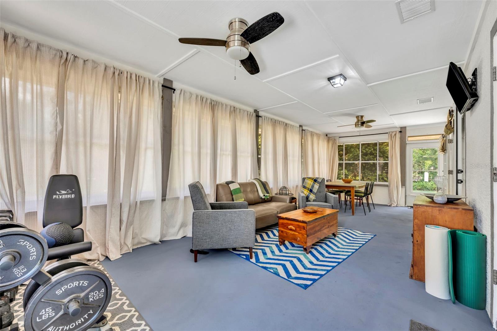 MOUNT PLYMOUTH - Residential