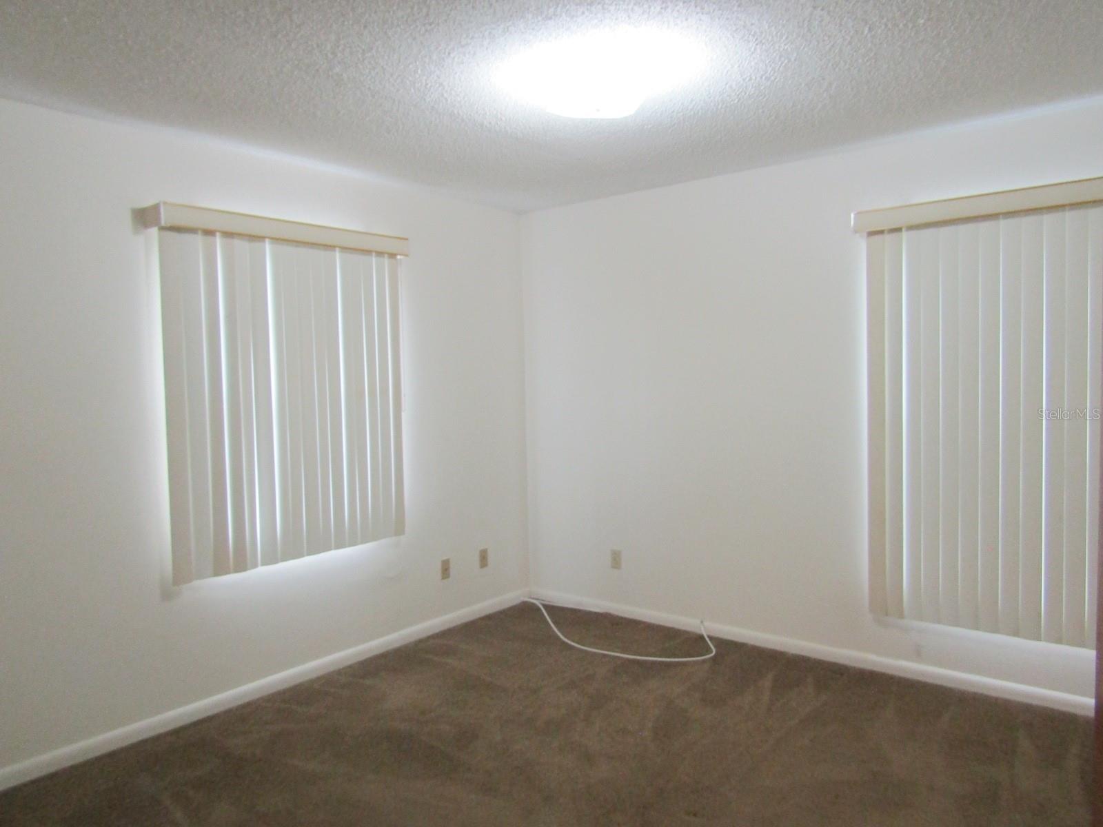 THOUSAND ROSES - Residential