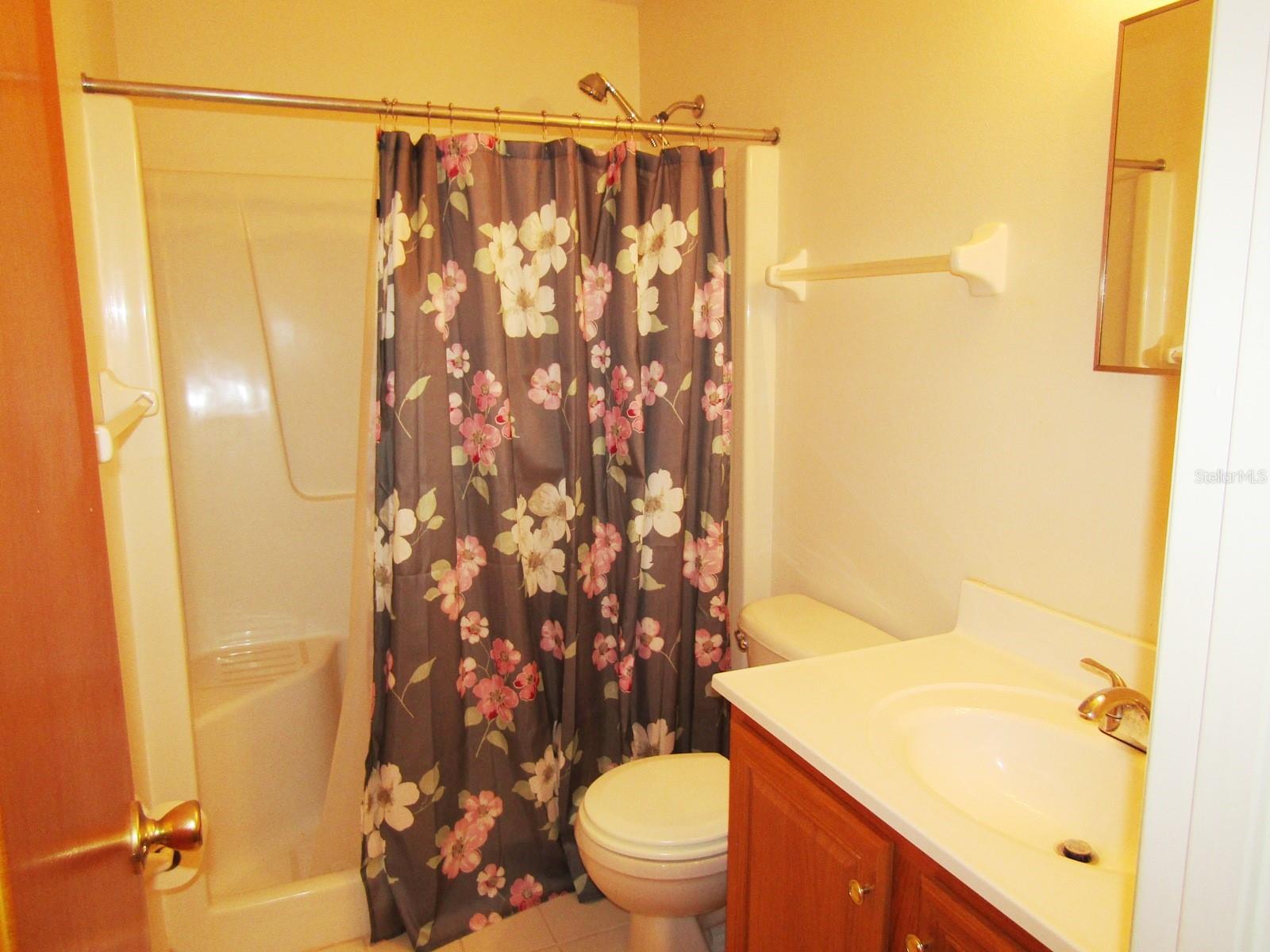 THOUSAND ROSES - Residential