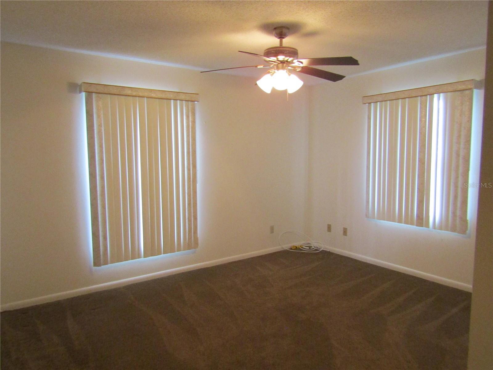 THOUSAND ROSES - Residential