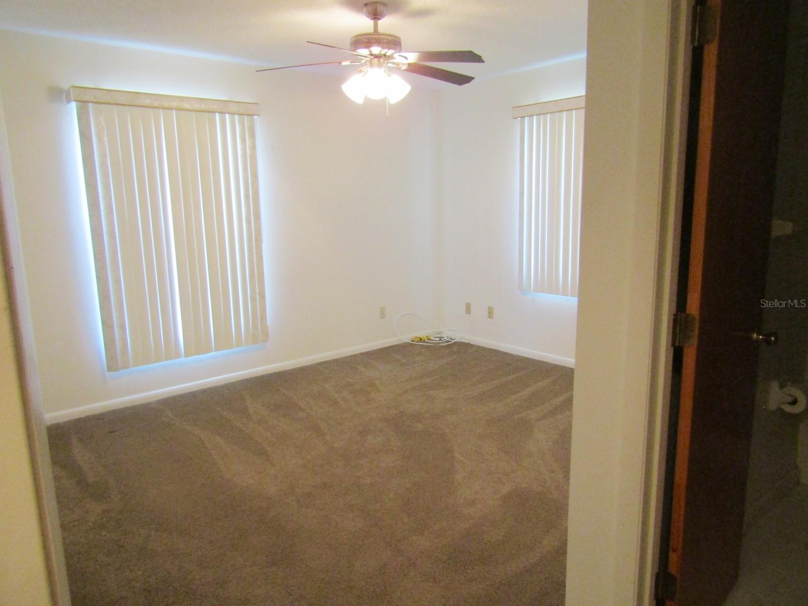 THOUSAND ROSES - Residential