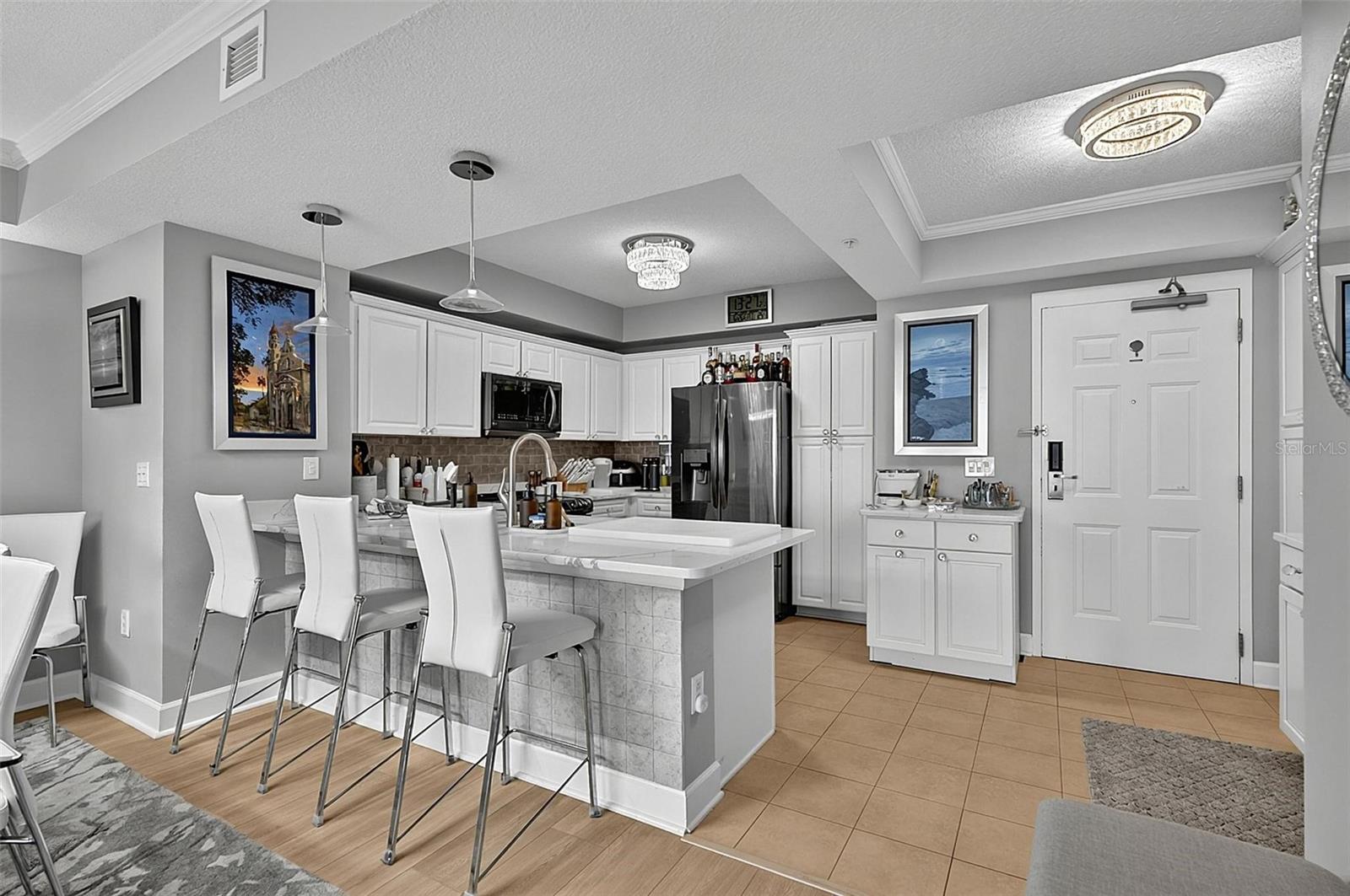 200 OCEAN CREST DRIVE 1018