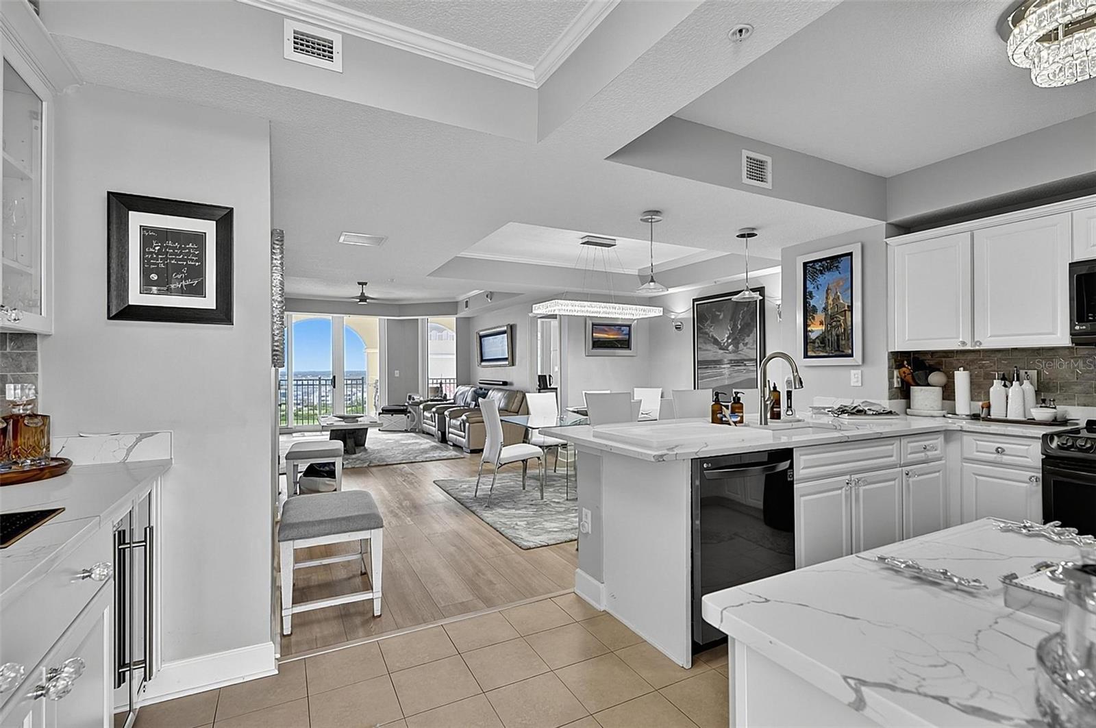 200 OCEAN CREST DRIVE 1018