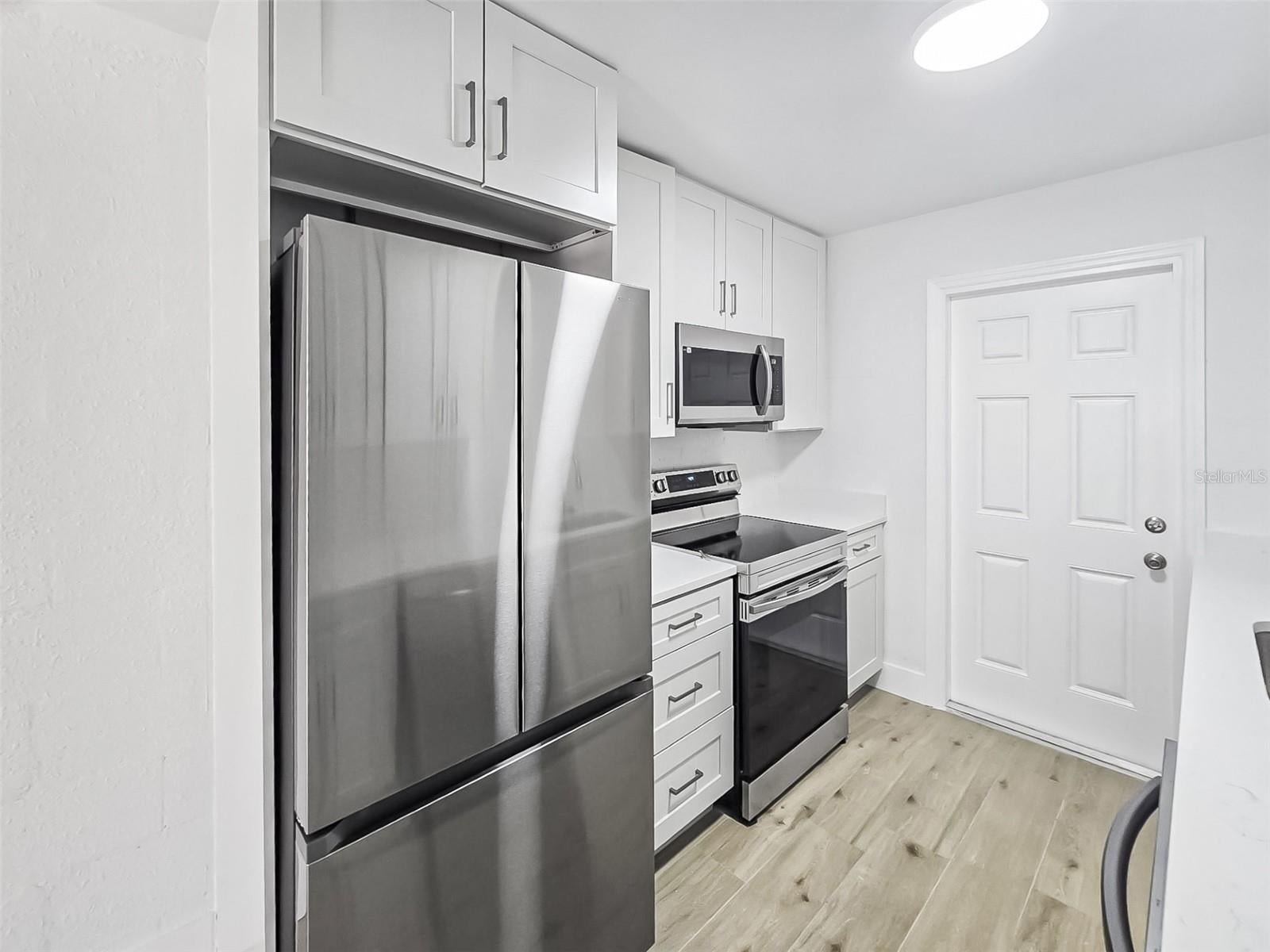516 12TH STREET W A
