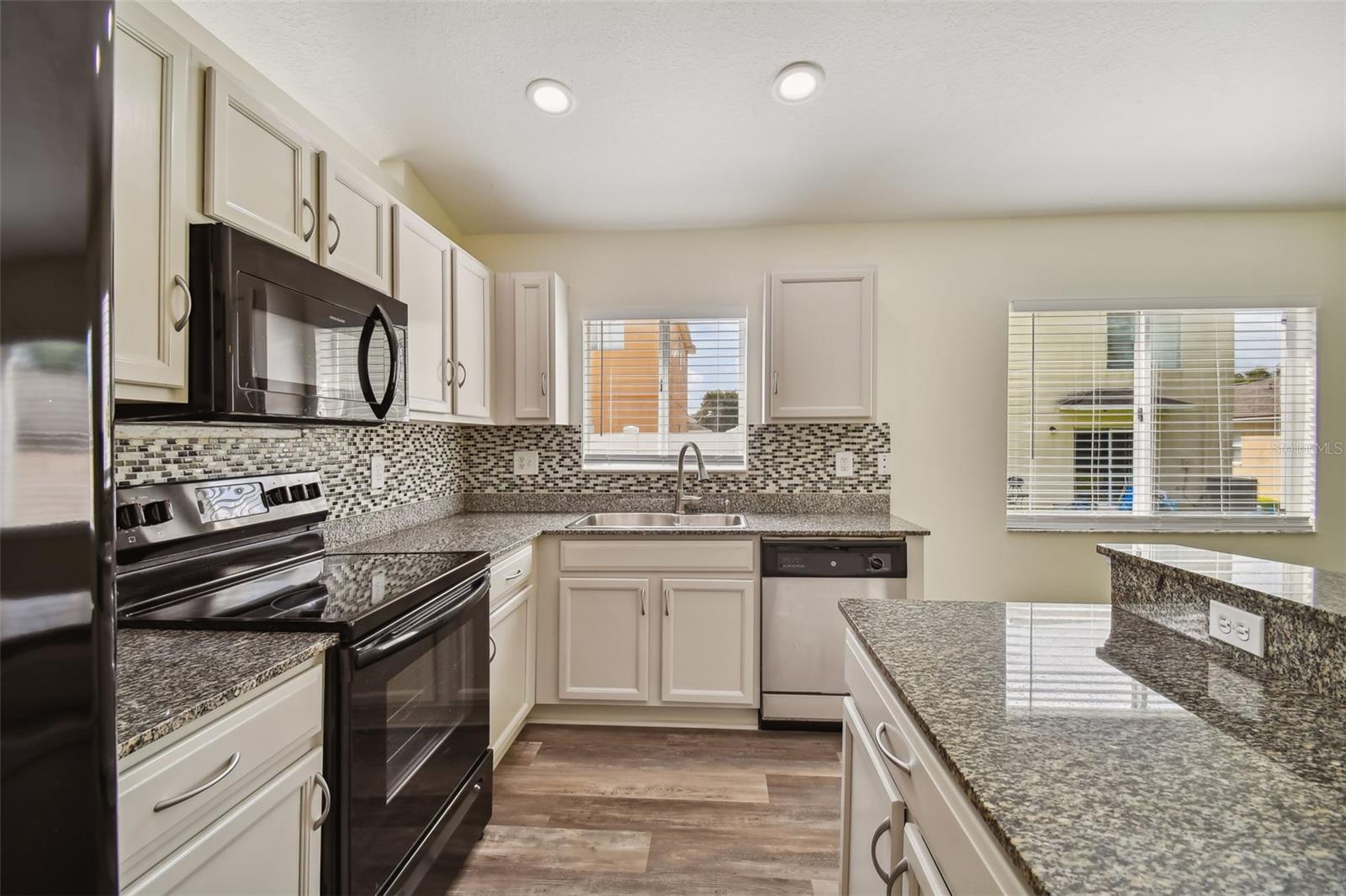 CHAPEL PINES PH 02 & 1C - Residential Lease