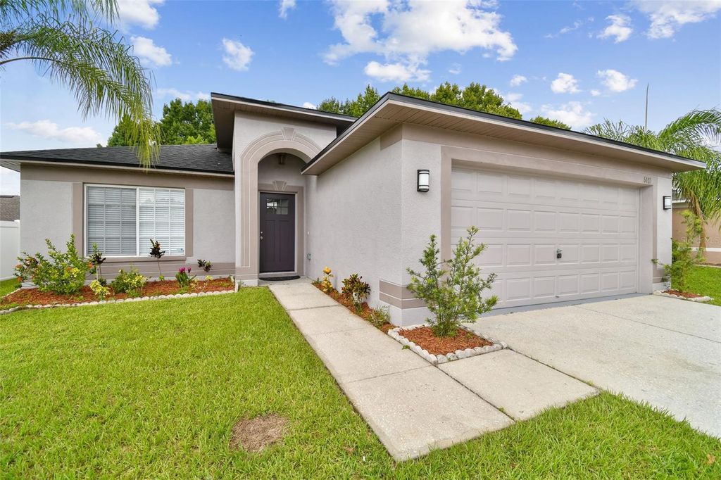 Photo of 6401 Pine Top Way, Wesley Chapel, FL 33545 (MLS # TB8457922)