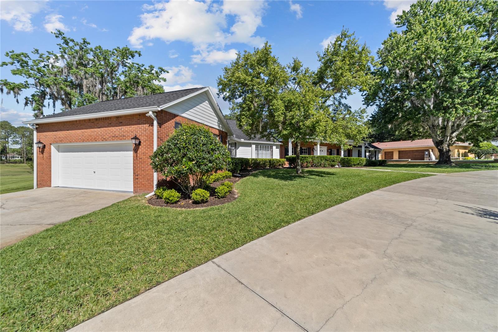 GOLDEN HILLS TURF & COUNTRY CLUB - Residential