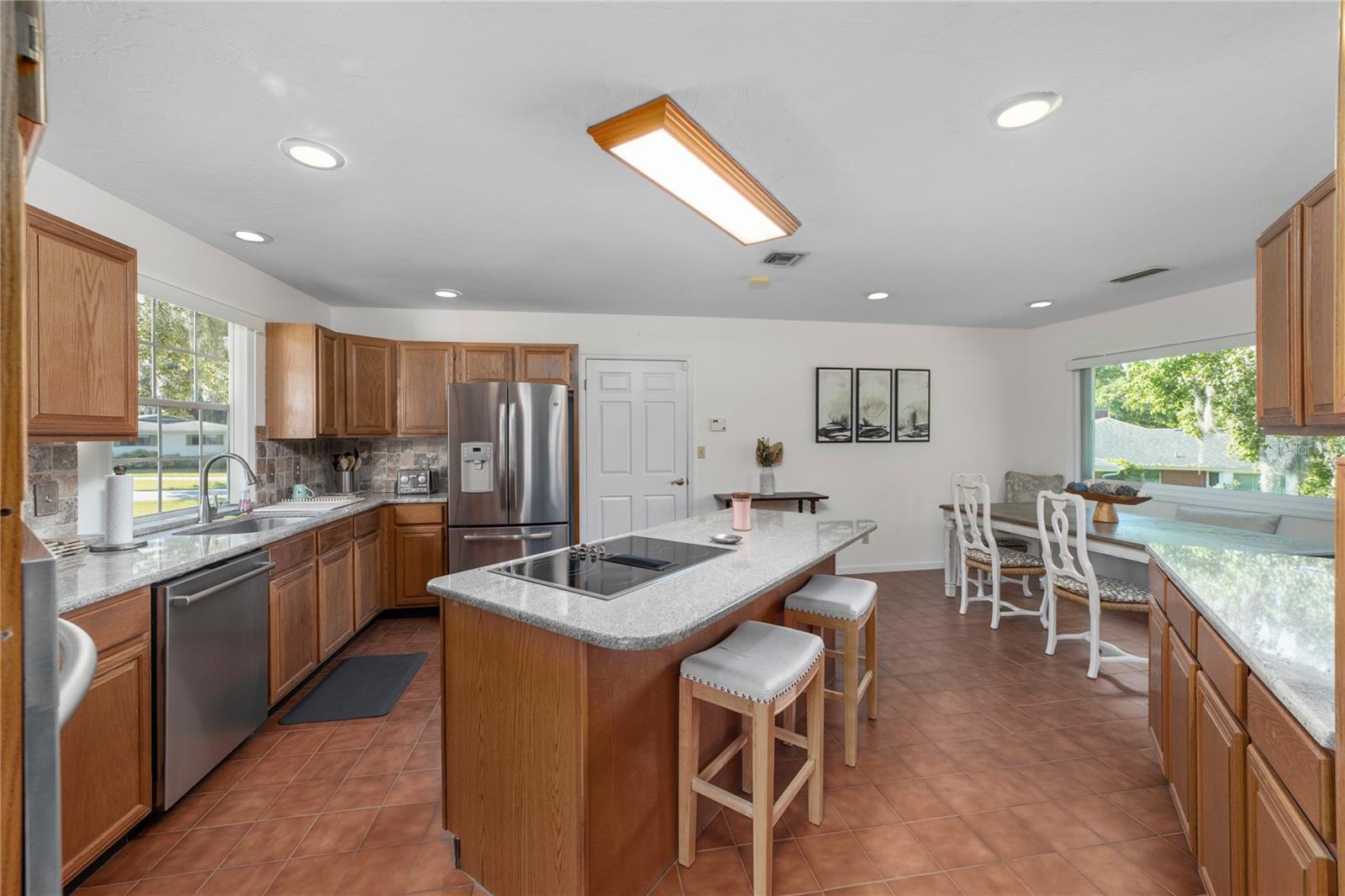 GOLDEN HILLS TURF & COUNTRY CLUB - Residential