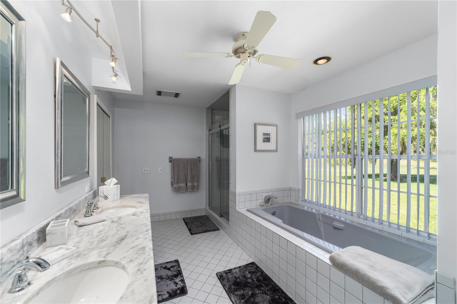 GOLDEN HILLS TURF & COUNTRY CLUB - Residential