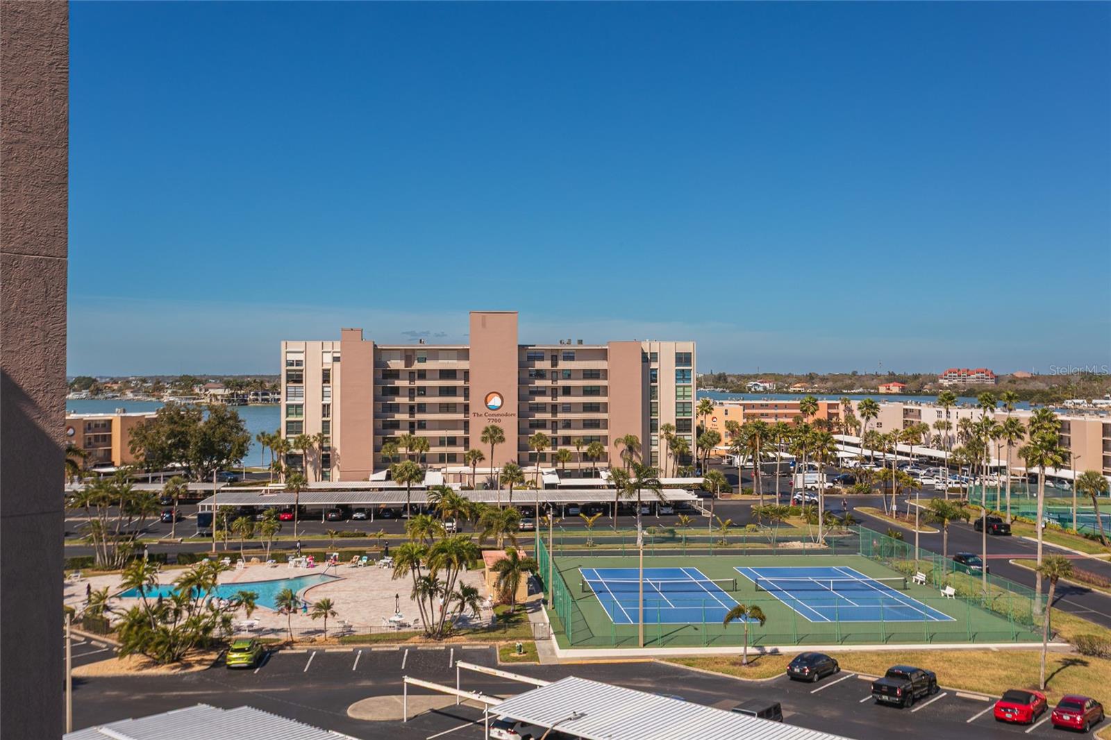 7600 SUN ISLAND DRIVE S 707