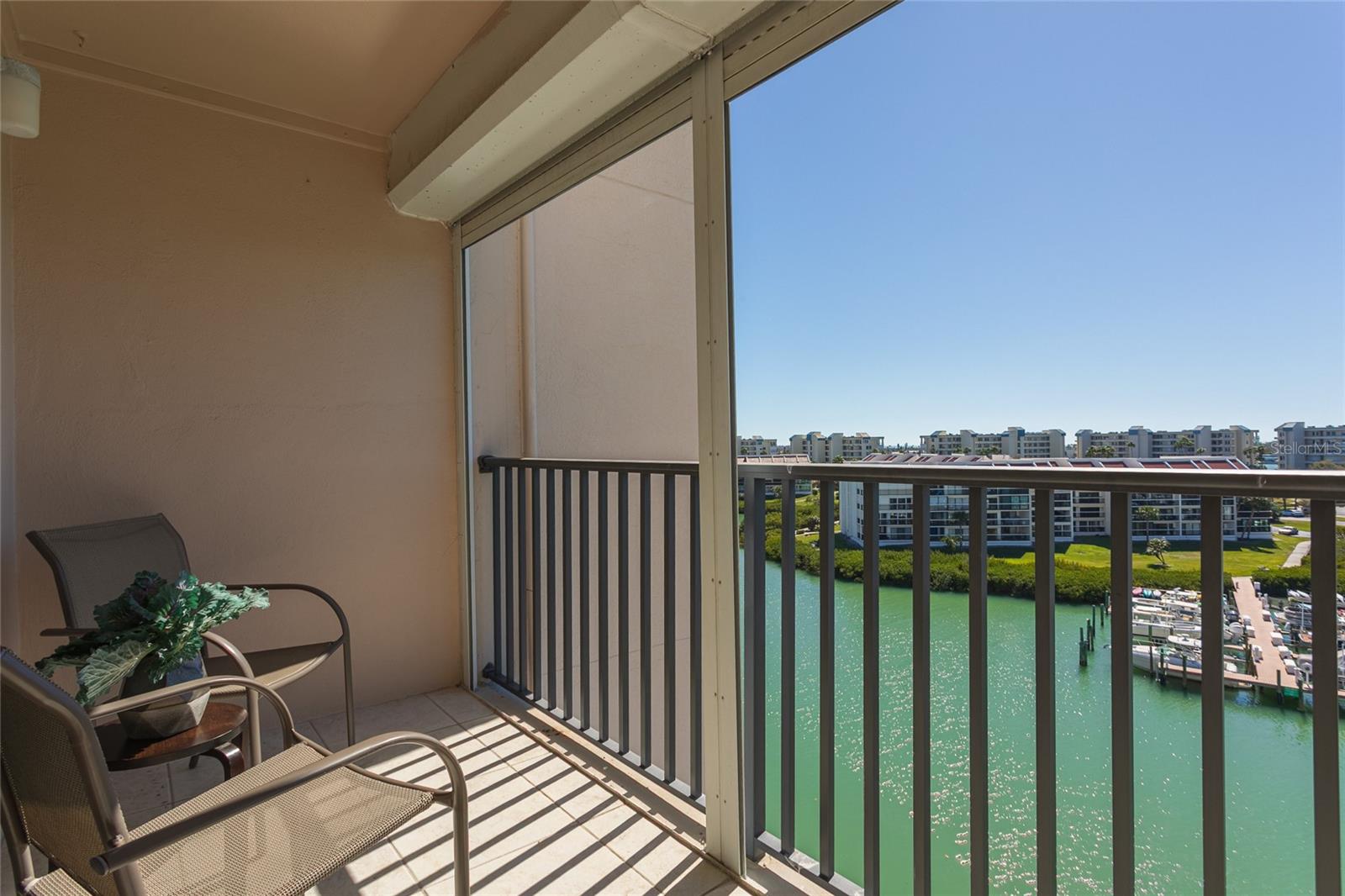 7600 SUN ISLAND DRIVE S 707