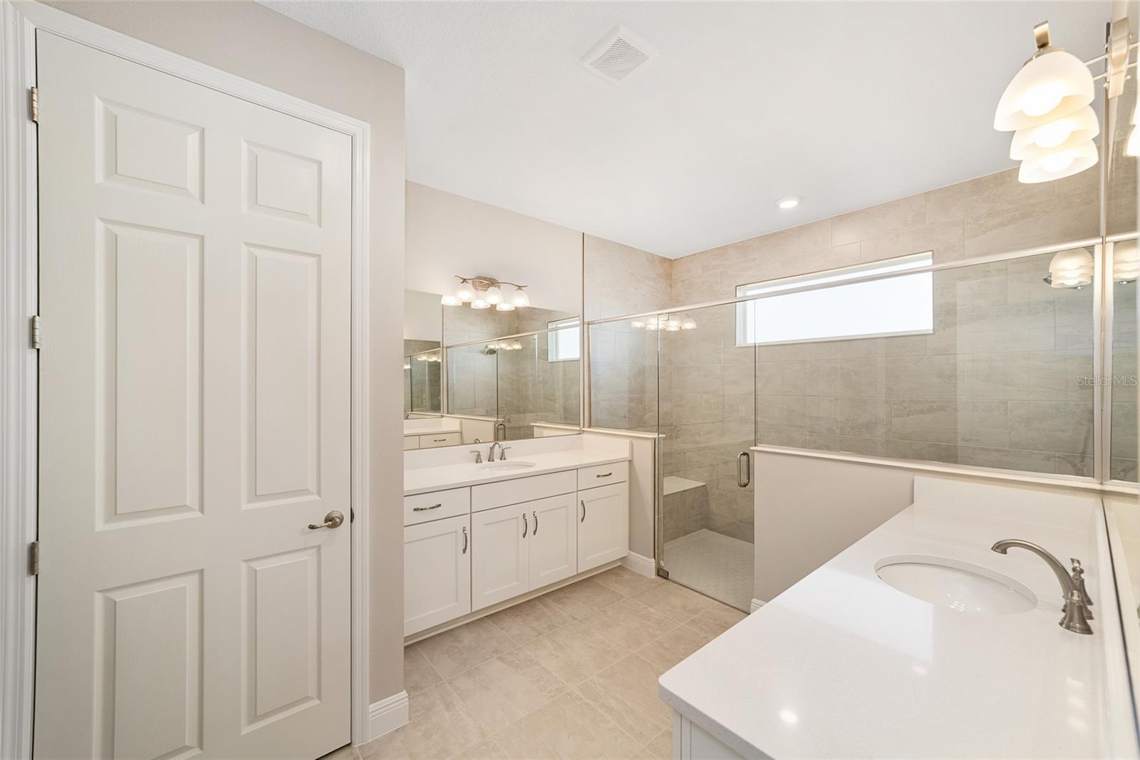 ON TOP OF THE WORLD - Residential