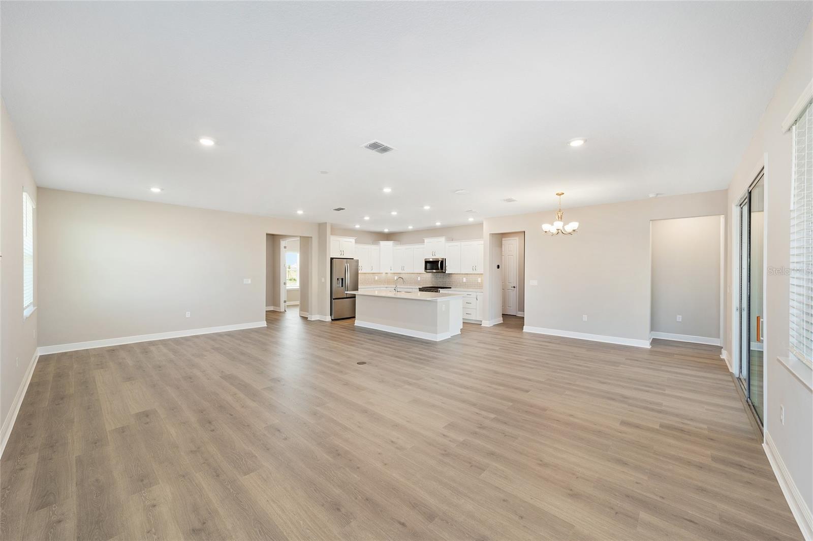 ON TOP OF THE WORLD - Residential