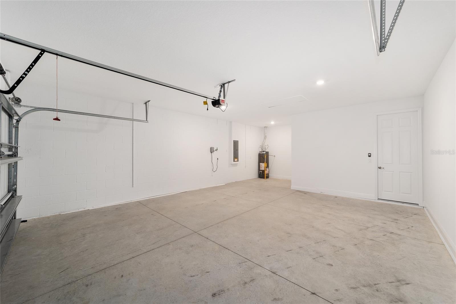 ON TOP OF THE WORLD - Residential