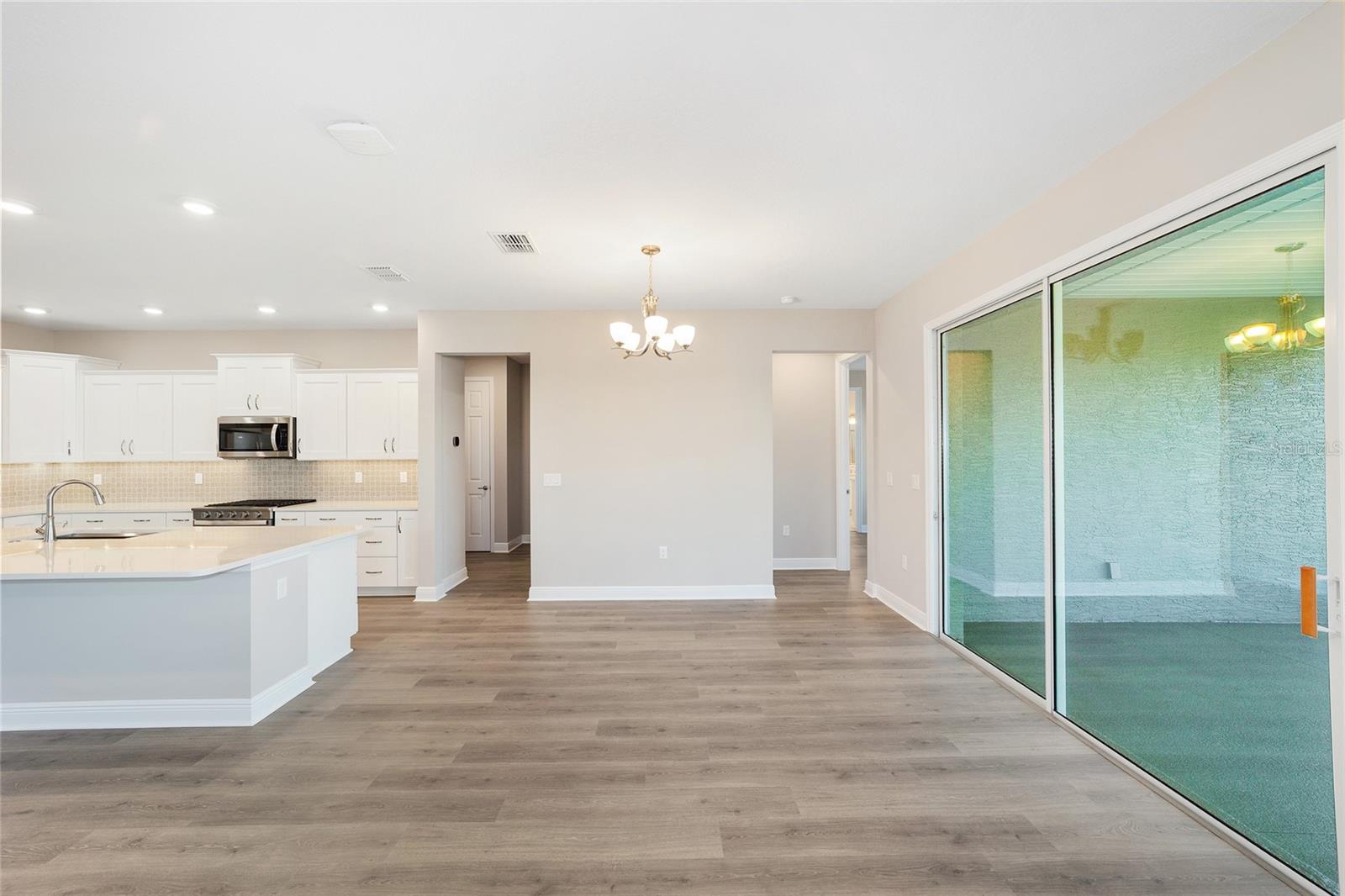 ON TOP OF THE WORLD - Residential