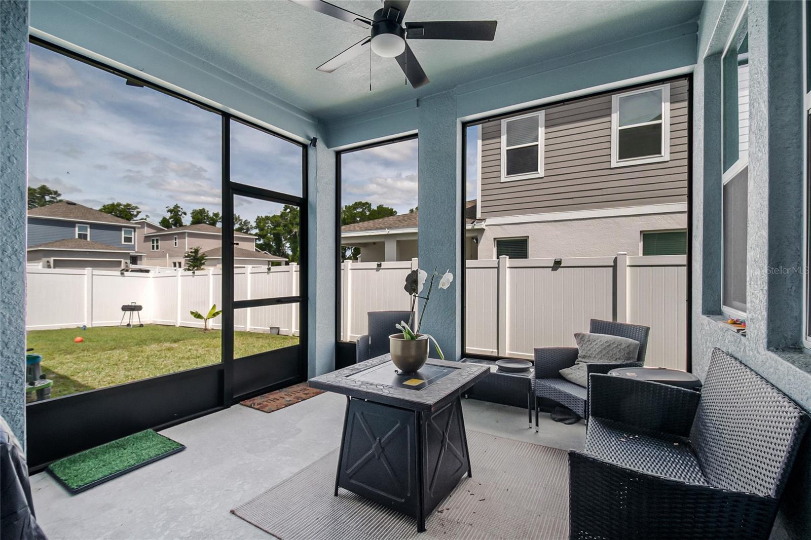 RHETTS RDG - Residential