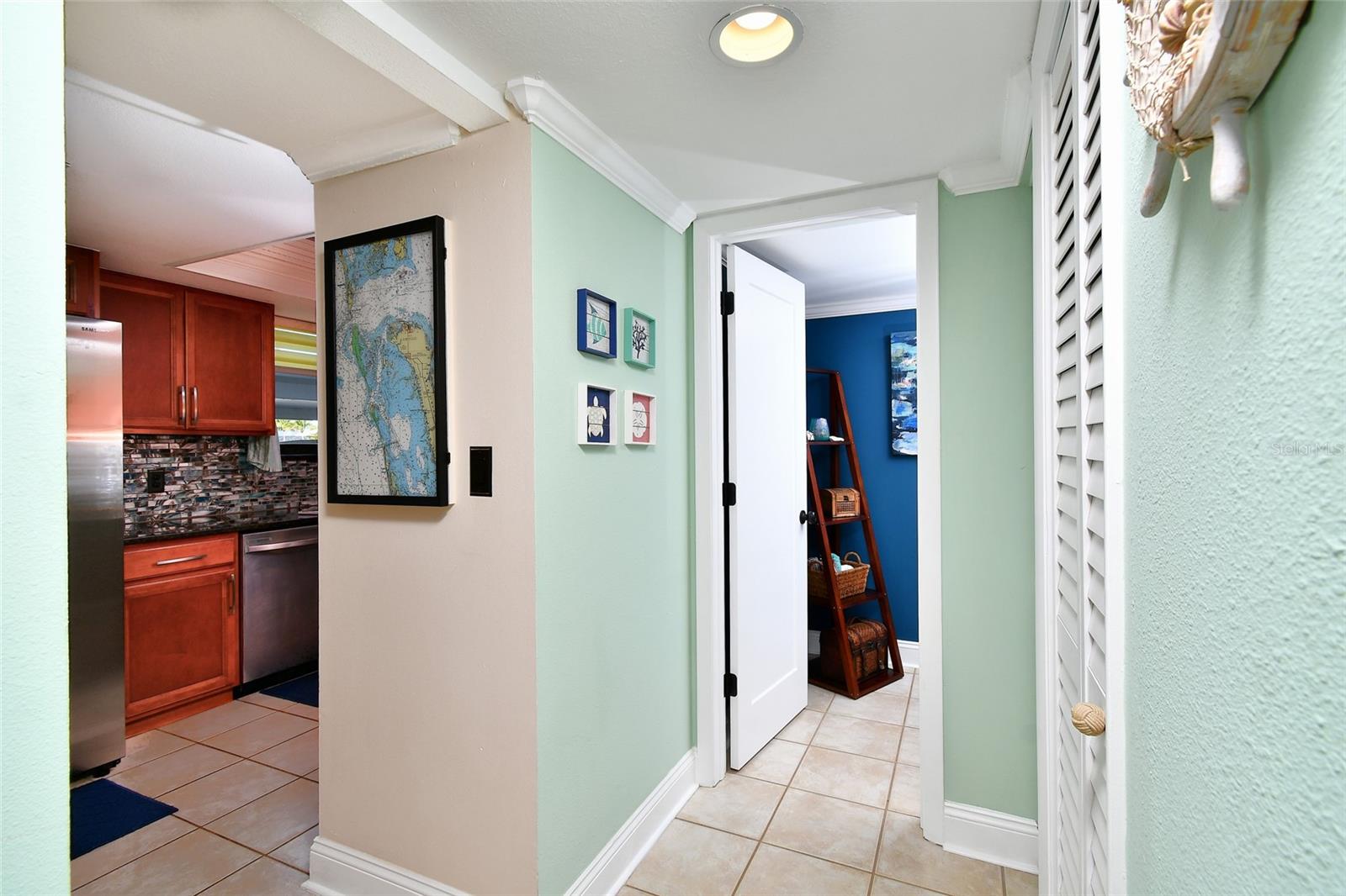 SPINNAKER CLUB CONDO - Residential