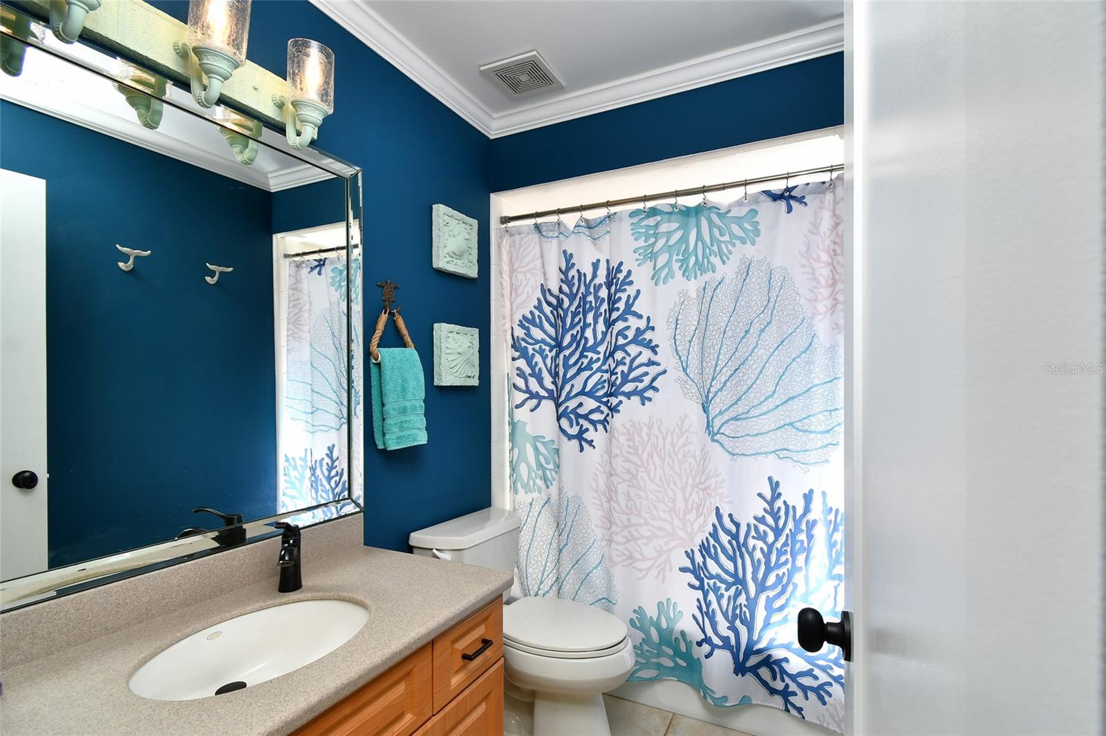 SPINNAKER CLUB CONDO - Residential