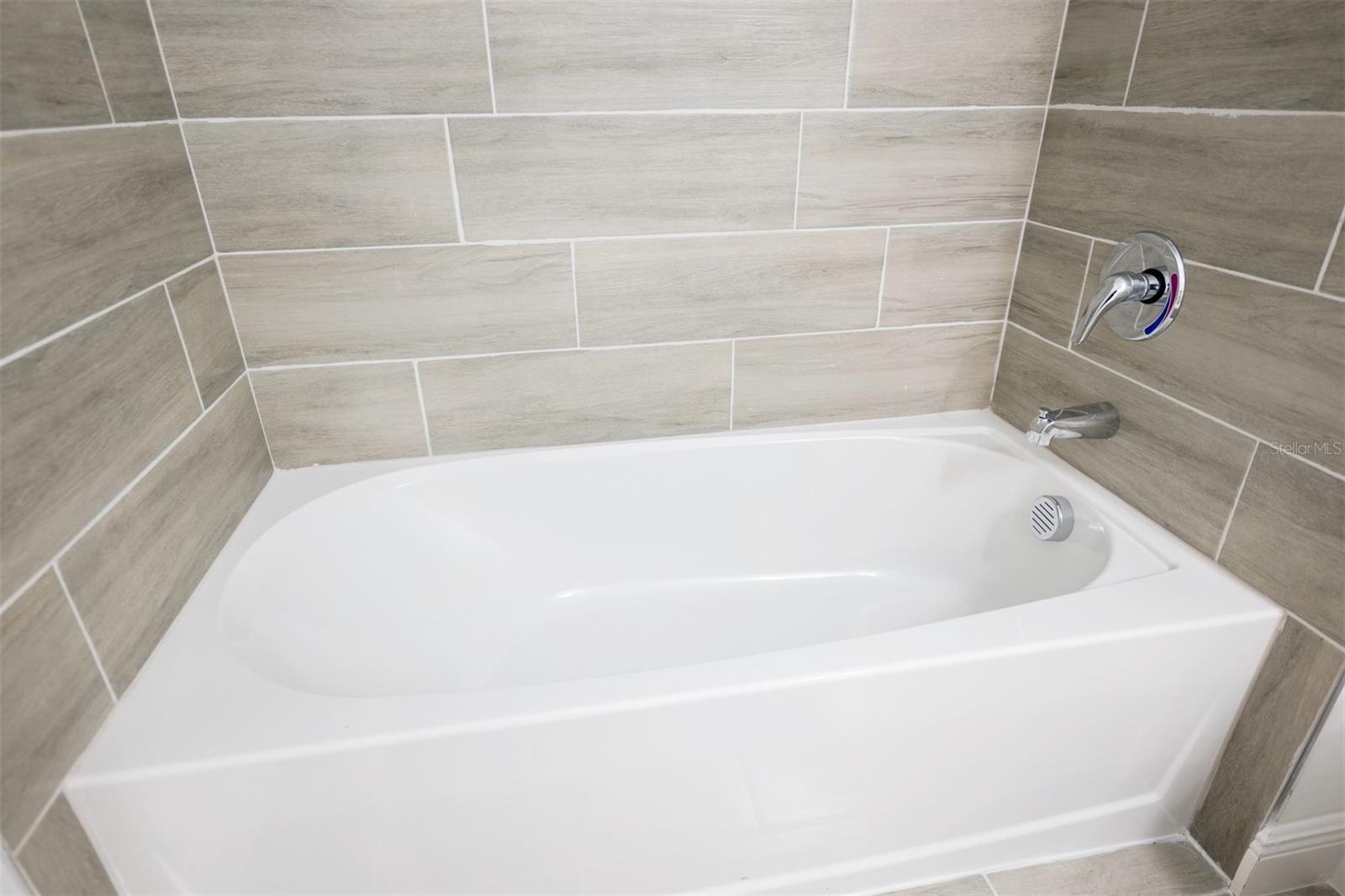 TUSCANY PRESERVE PH 03 - Residential Lease