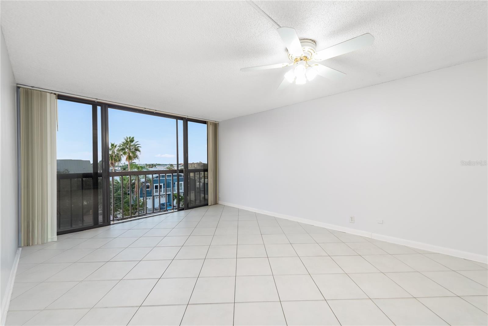 DOLPHIN COVE CLEARWATER - Residential Lease